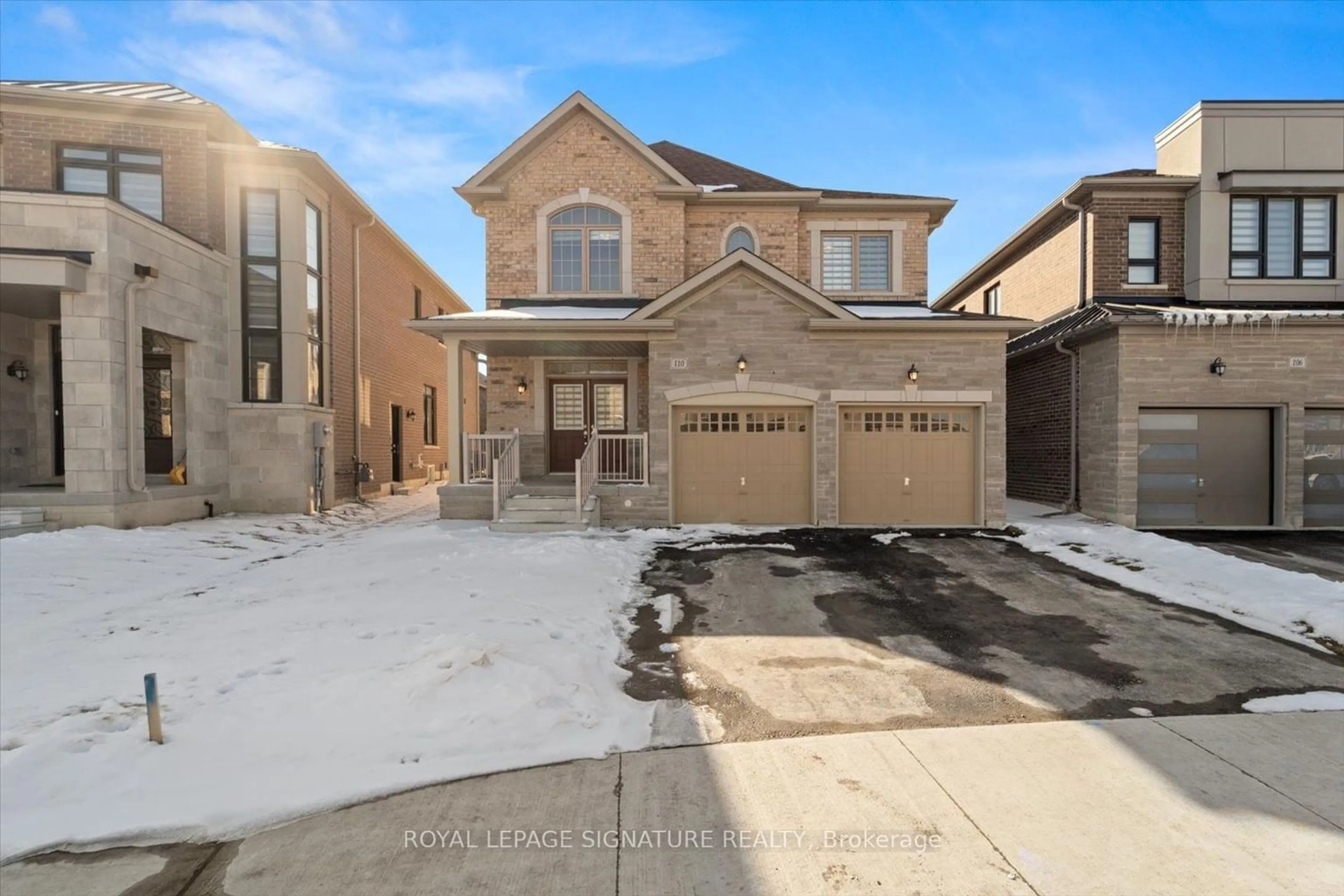 Frontside or backside of a home for 110 Ferragine Cres, Bradford West Gwillimbury Ontario L3Z 4K2