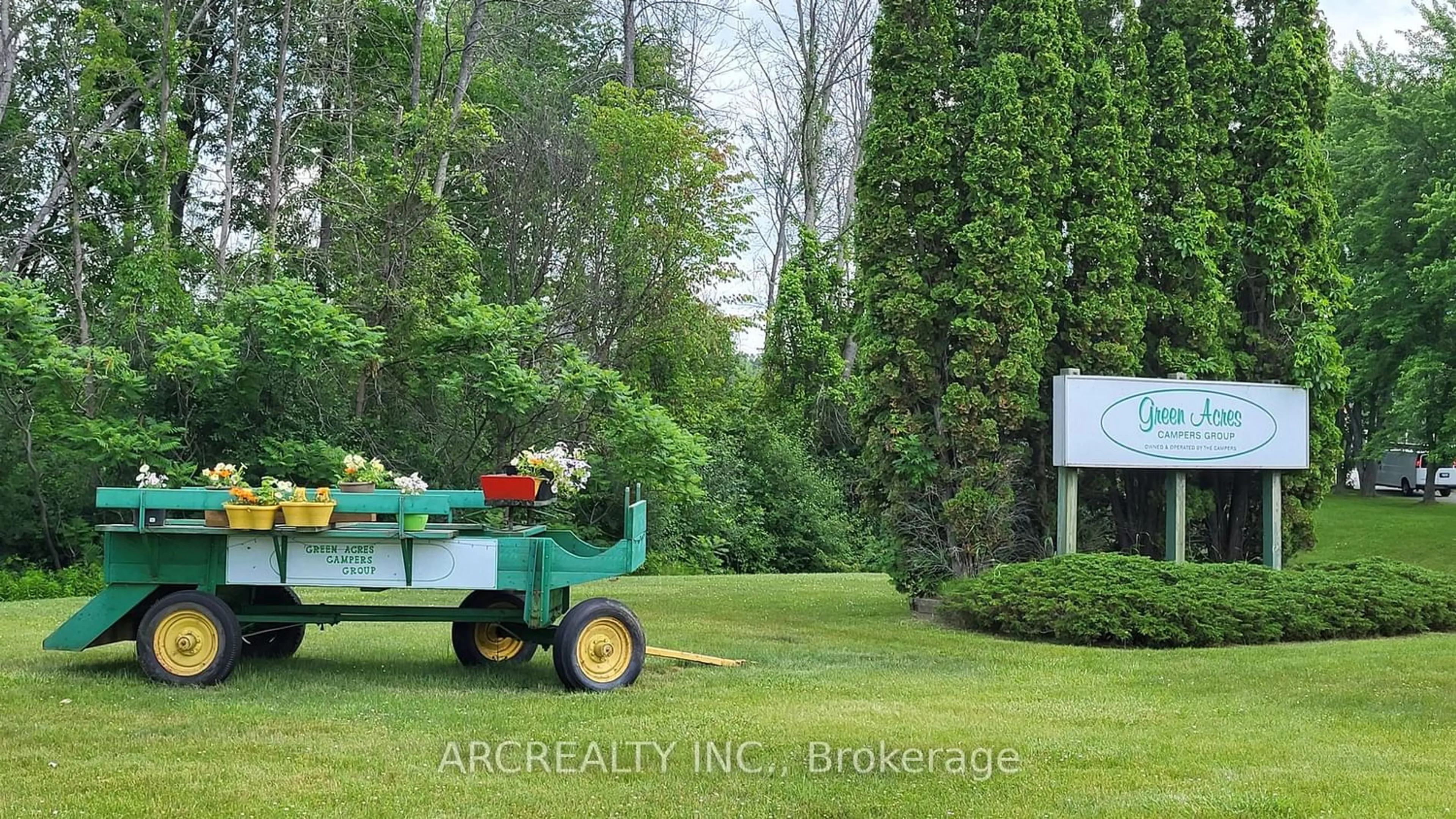 Street view for 6 Cardinal Crt, Georgina Ontario L0E 1N0