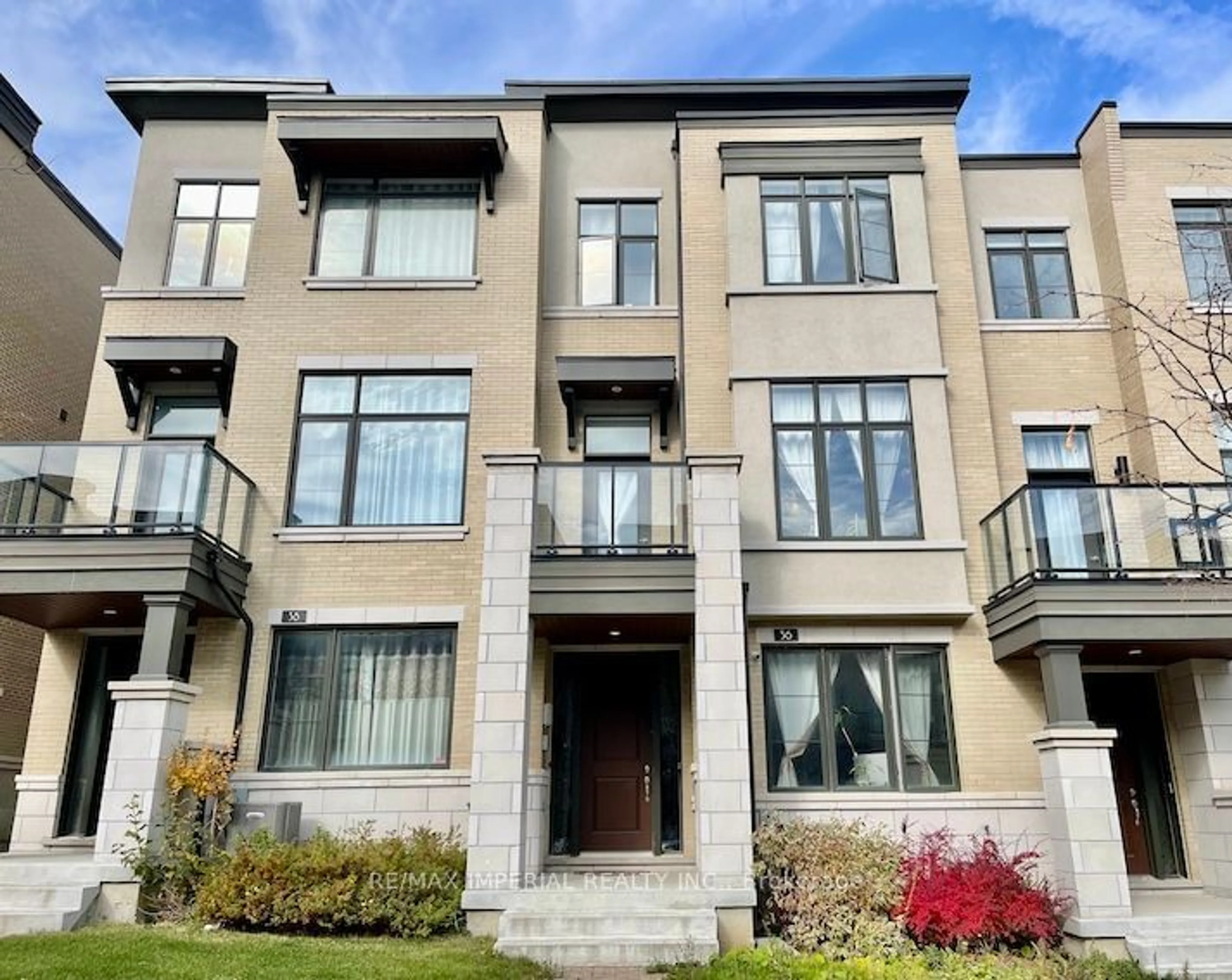 A pic from exterior of the house or condo for 36 Carrville Woods Circ, Vaughan Ontario L6A 4Z6