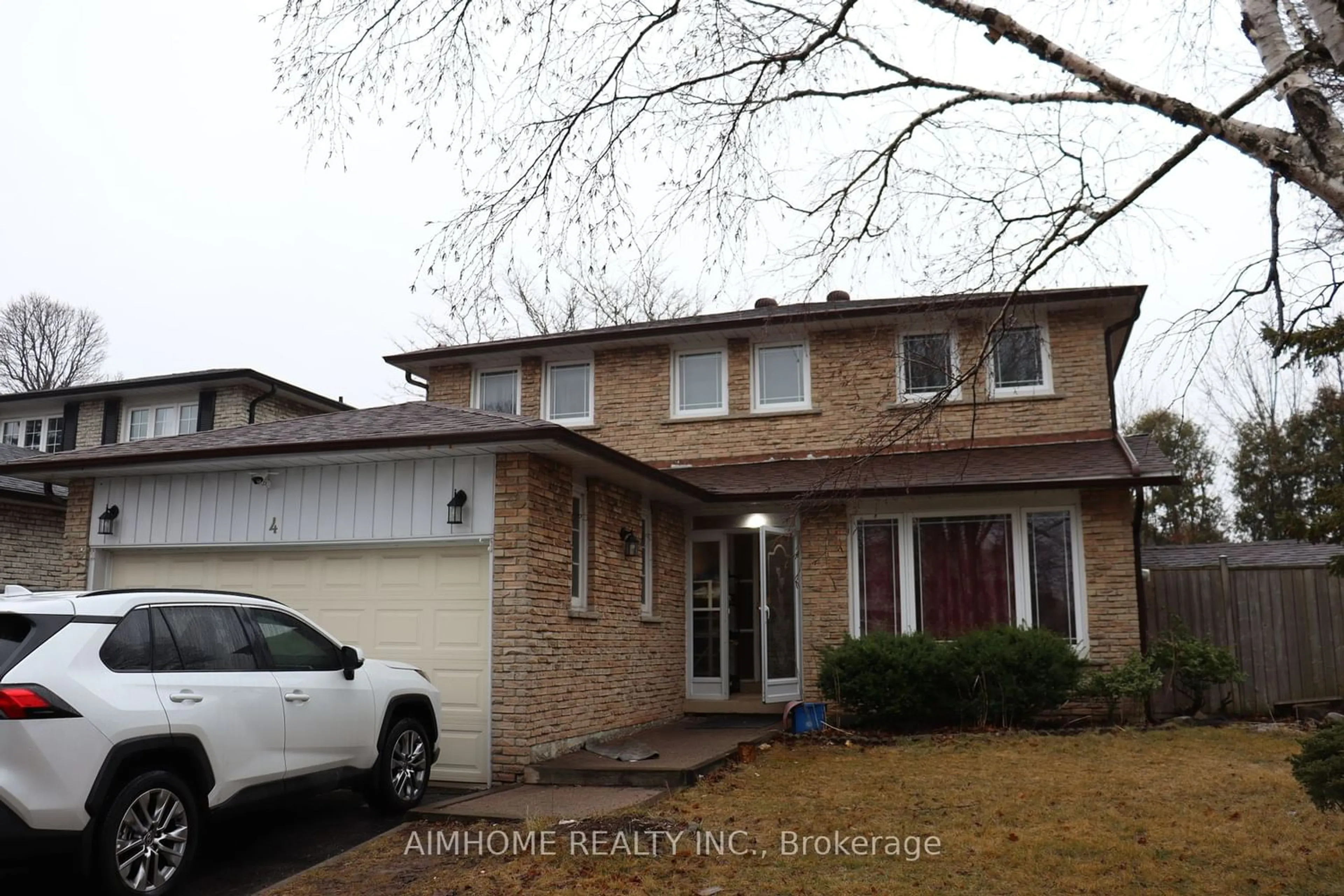 Frontside or backside of a home for 4 Epping Crt, Markham Ontario L3R 3H1