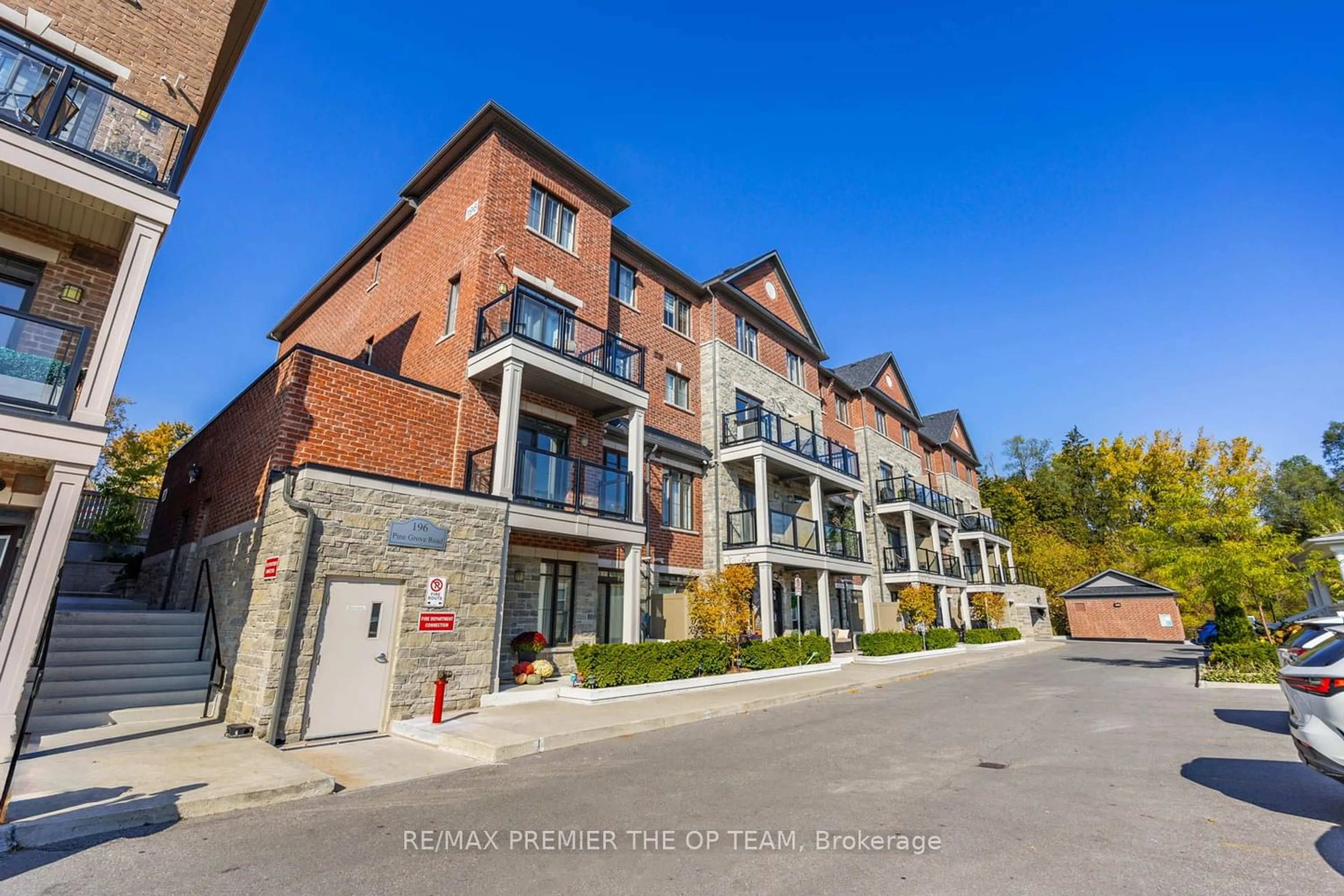A pic from exterior of the house or condo for 196 Pine Grove Rd #17, Vaughan Ontario L4L 0H8