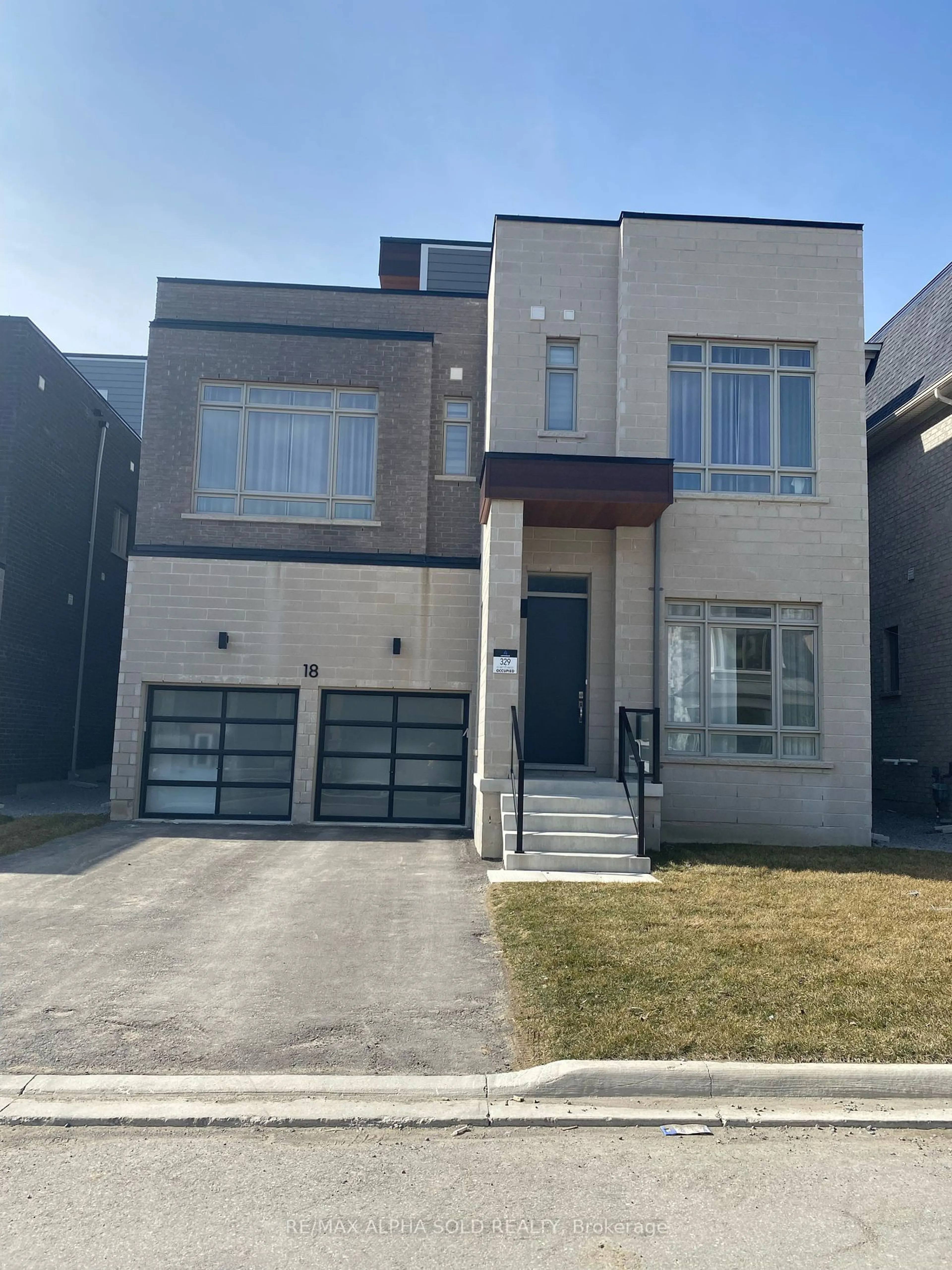 Frontside or backside of a home for 18 Meteorite St, Richmond Hill Ontario L4C 4V7