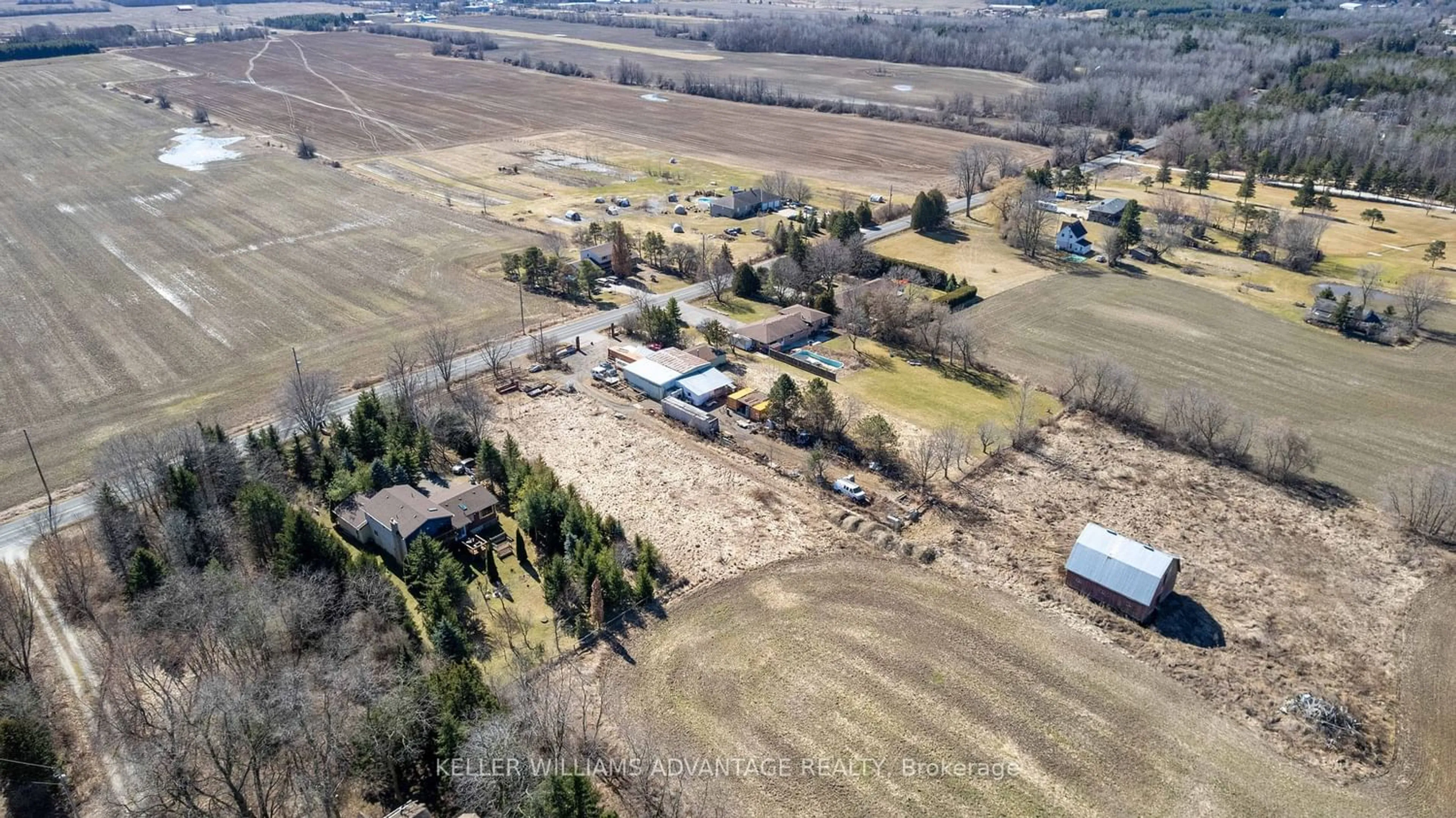 Fenced yard for 6422 9th Line, New Tecumseth Ontario L0G 1A0