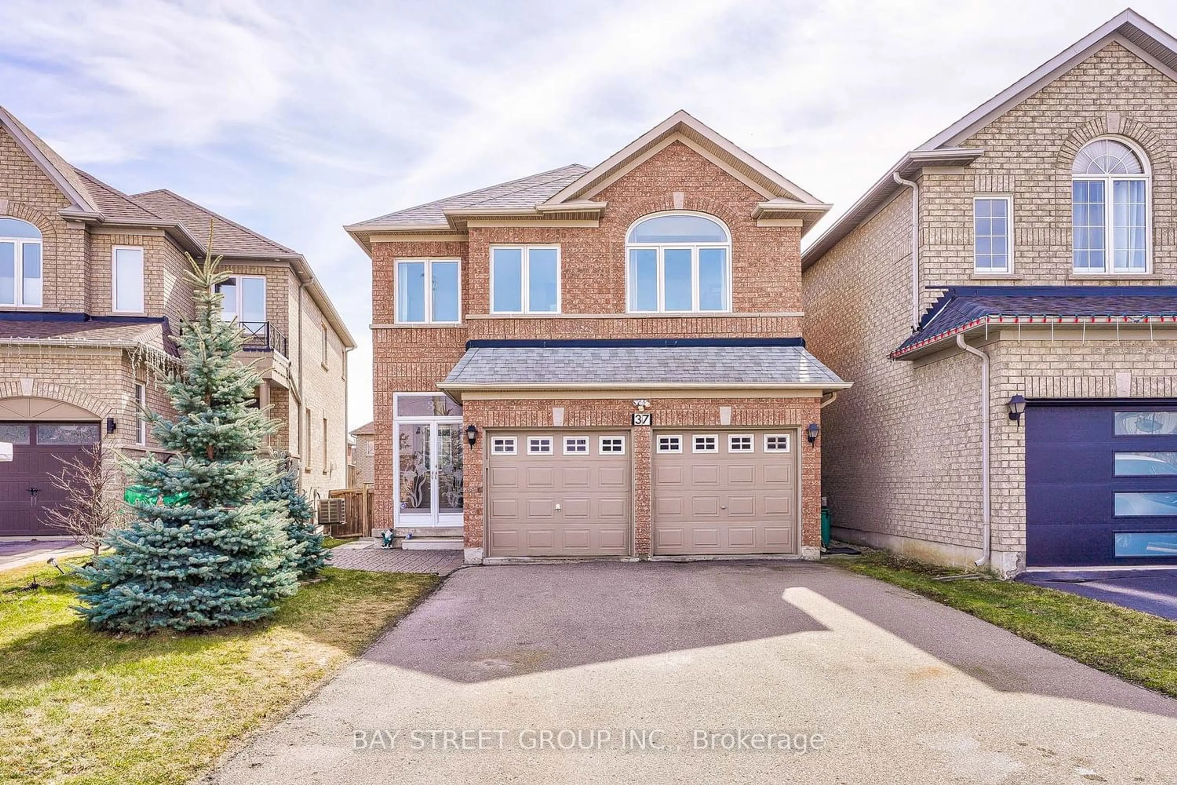 Frontside or backside of a home for 37 Catano Crt, Richmond Hill Ontario L4S 2V4