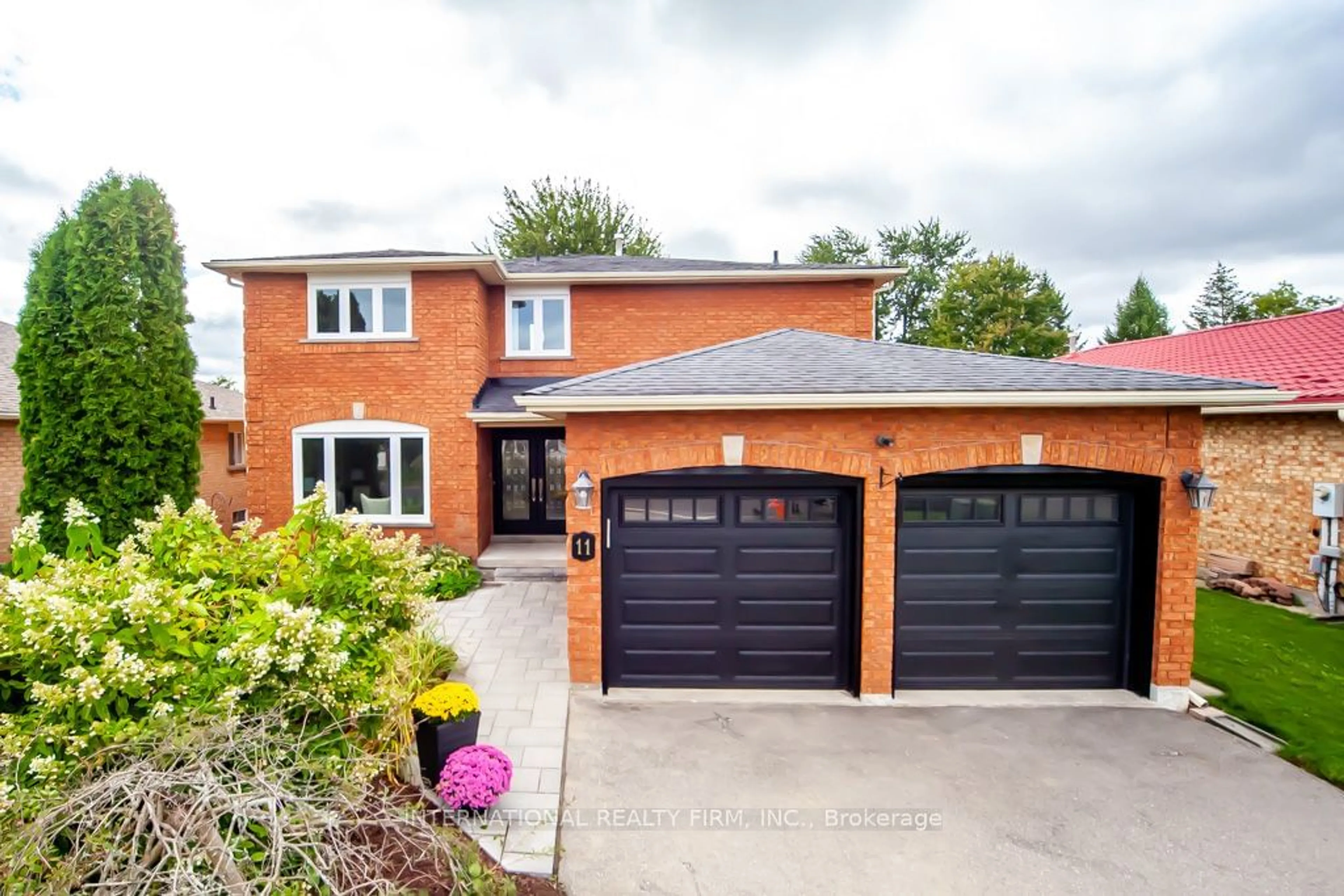 Home with brick exterior material for 11 Coates Cres, Richmond Hill Ontario L4E 2M3