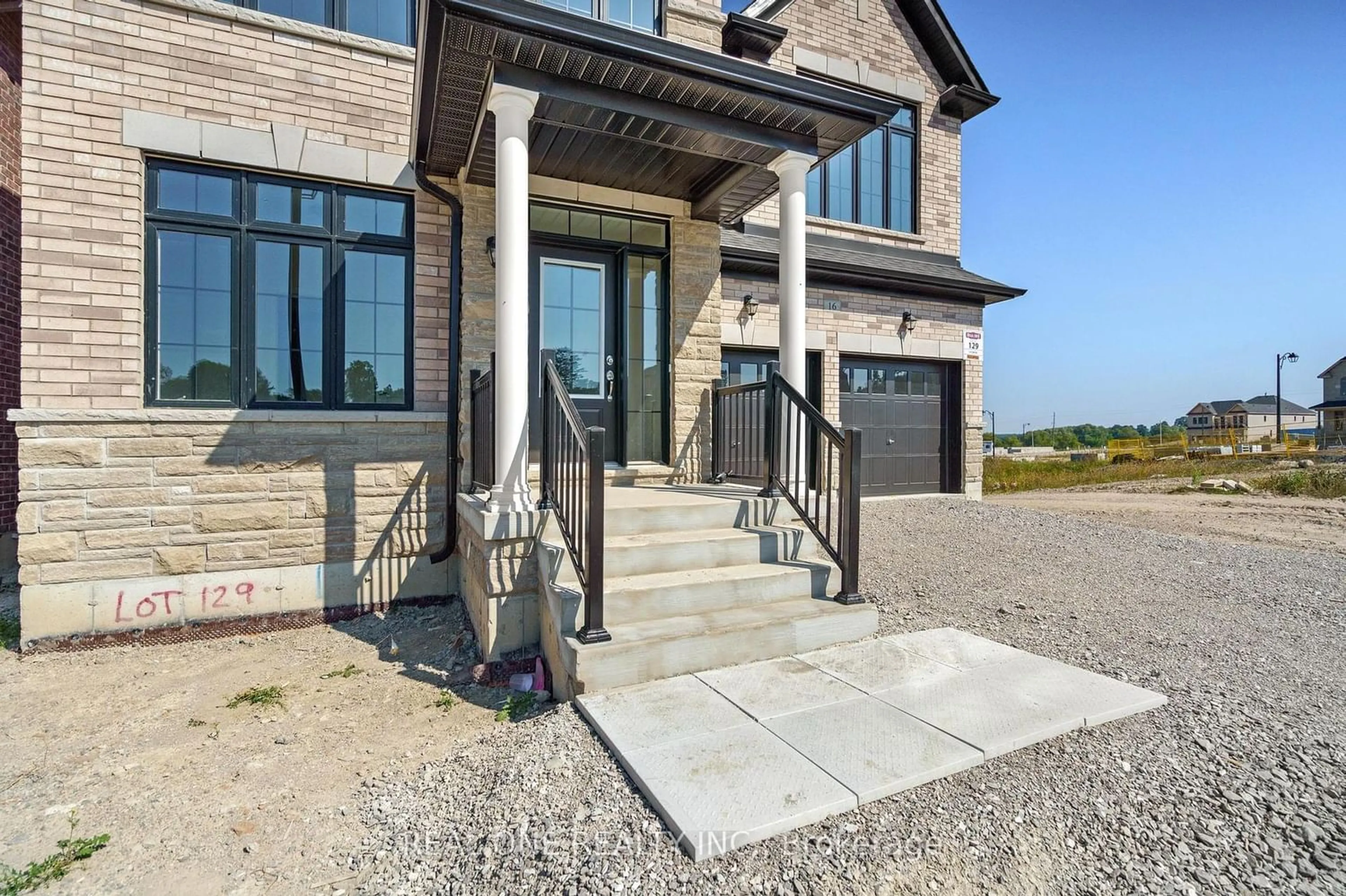 Home with brick exterior material for 16 Plank Rd, Bradford West Gwillimbury Ontario L3Z 4N3