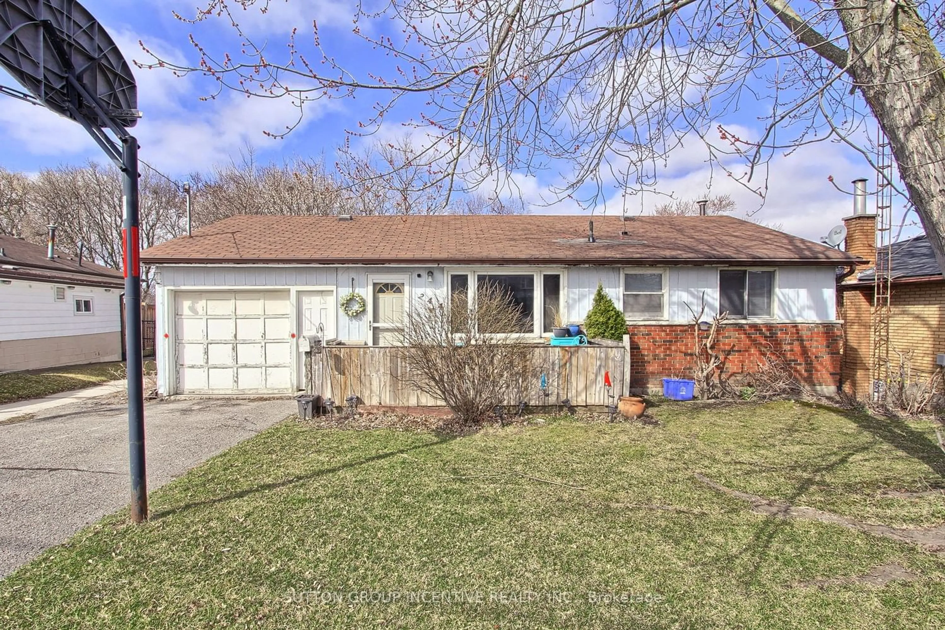 Frontside or backside of a home for 244 Simcoe Rd, Bradford West Gwillimbury Ontario L3Z 1Y9