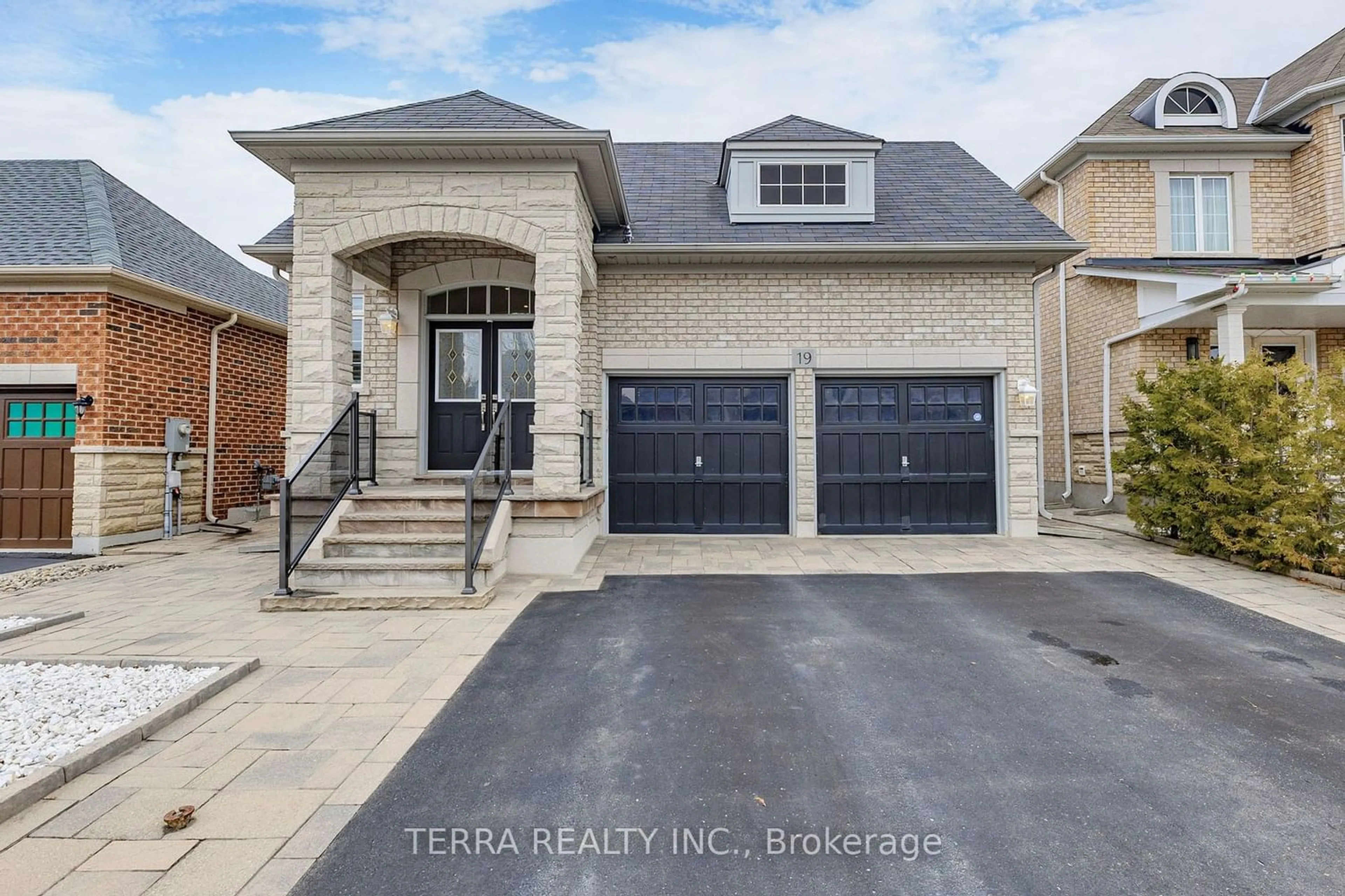 Home with brick exterior material for 19 Isaiah Dr, Vaughan Ontario L4H 0C3