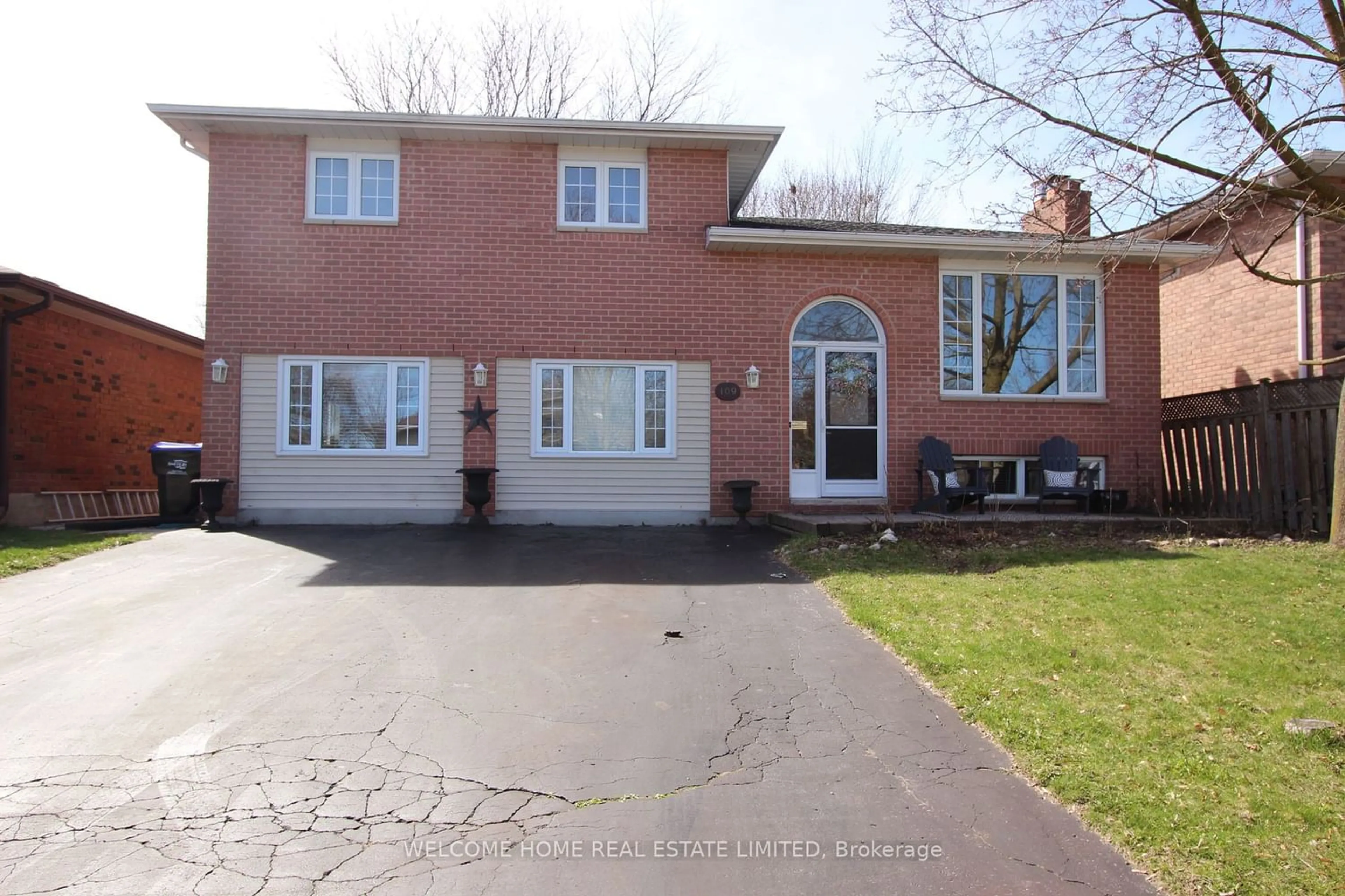 Home with brick exterior material for 109 Cunningham Dr, New Tecumseth Ontario L9R 1C6
