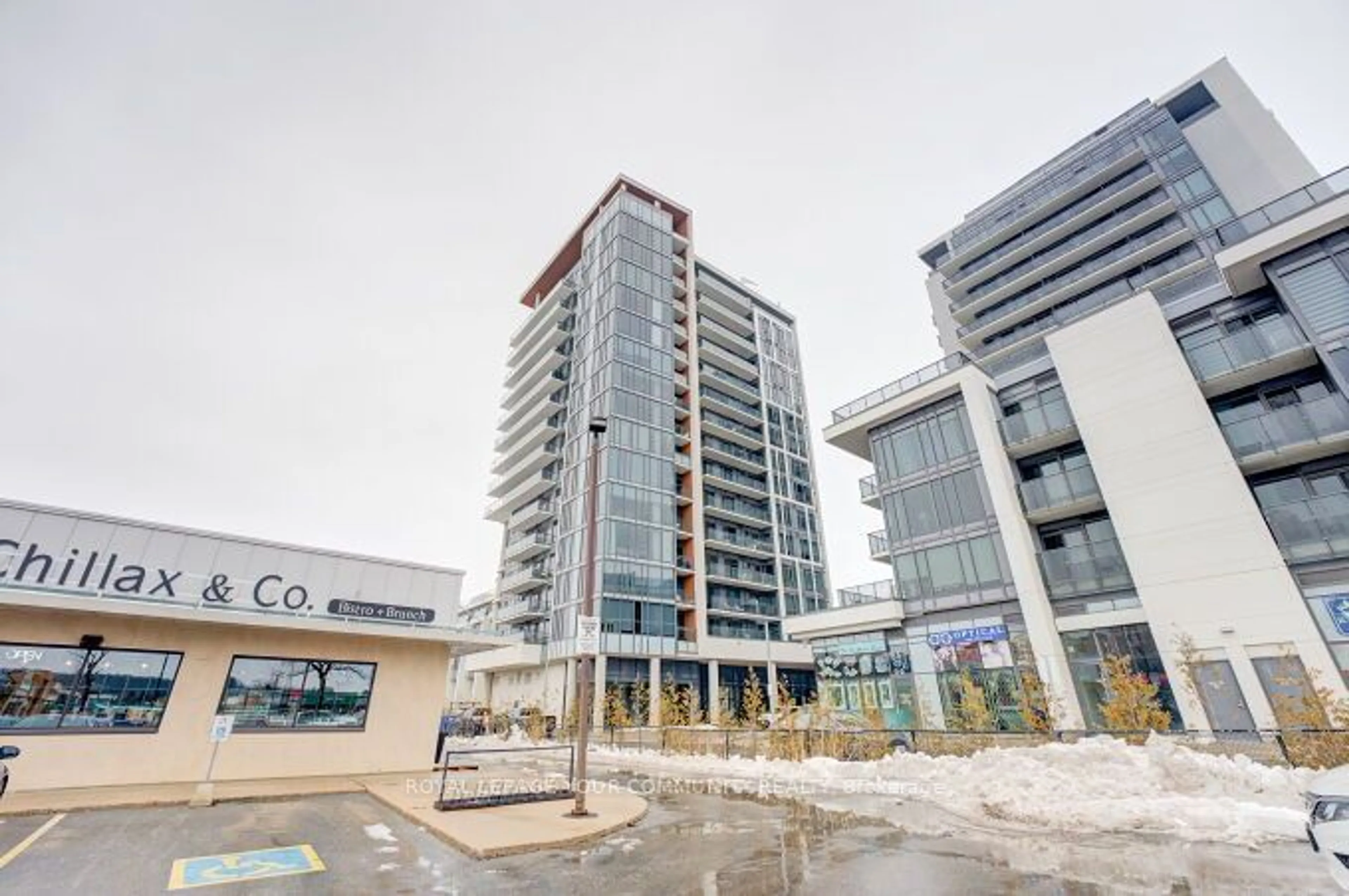 Street view for 9618 Yonge St #306, Richmond Hill Ontario L4C 0Y5