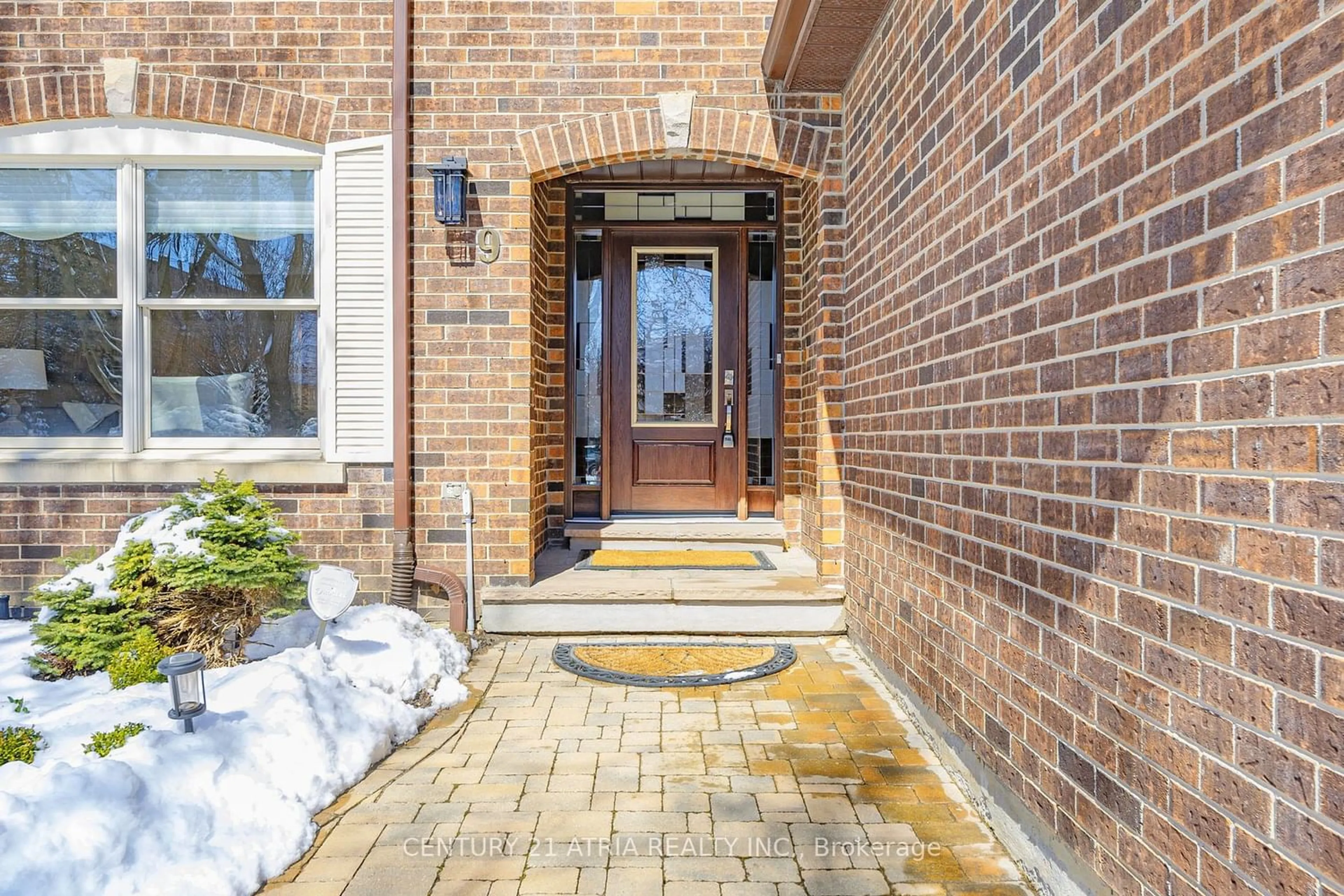 Indoor entryway for 9 Ritter Cres, Markham Ontario L3R 4K4