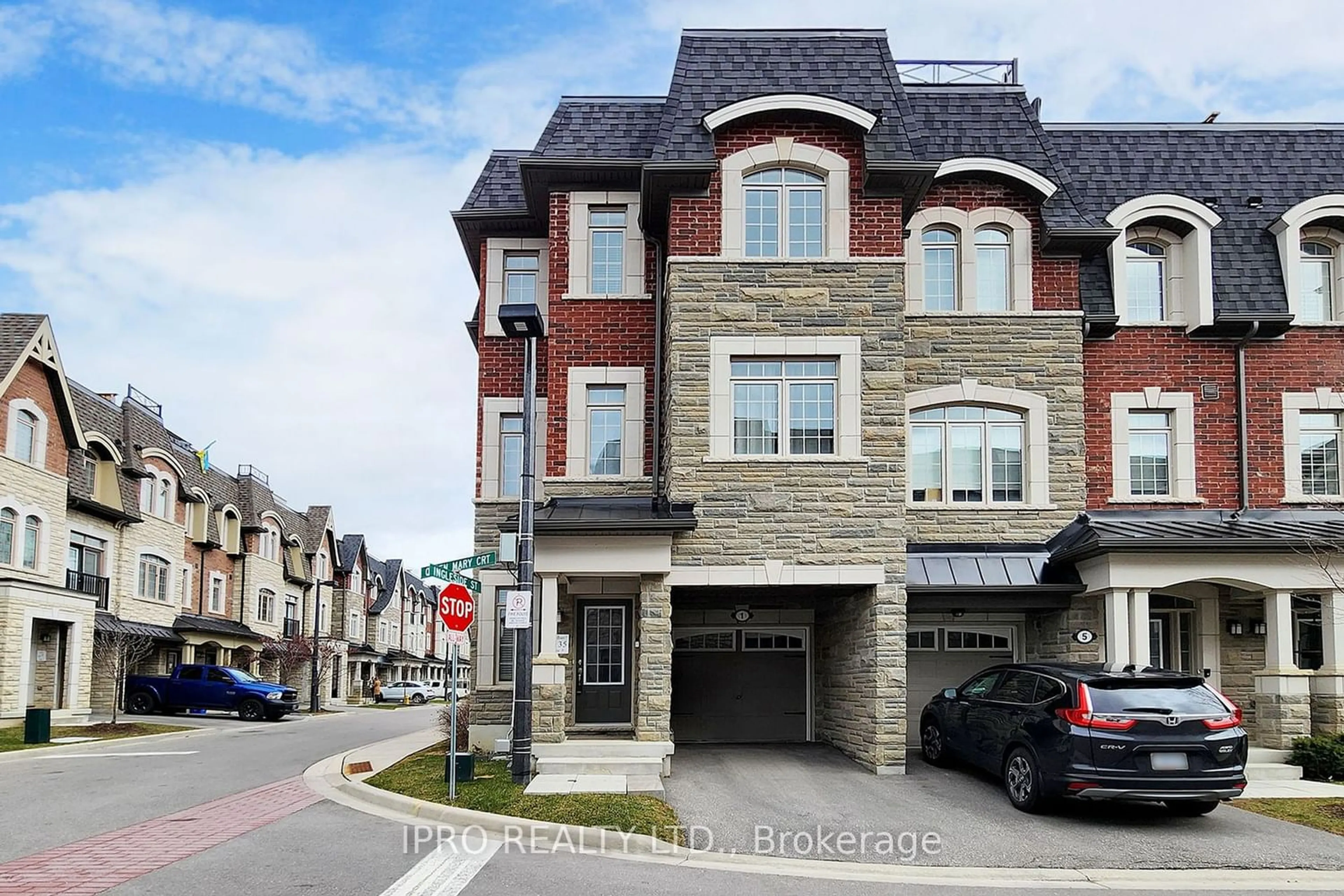 A pic from exterior of the house or condo for 1 Queen Mary Crt, Vaughan Ontario L4L 2P8