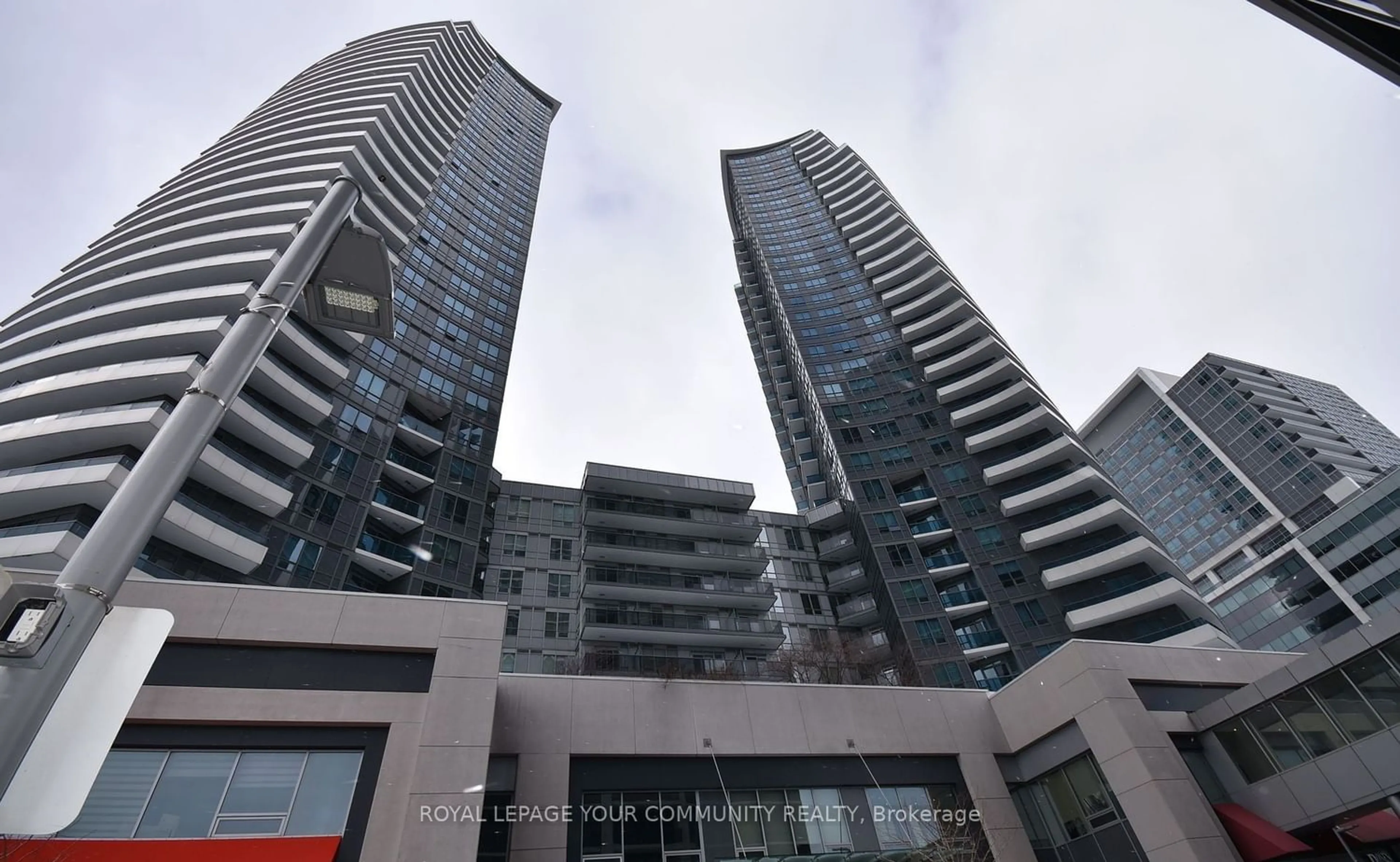 A pic from exterior of the house or condo for 7161 Yonge St #1023, Markham Ontario L3T 0C8