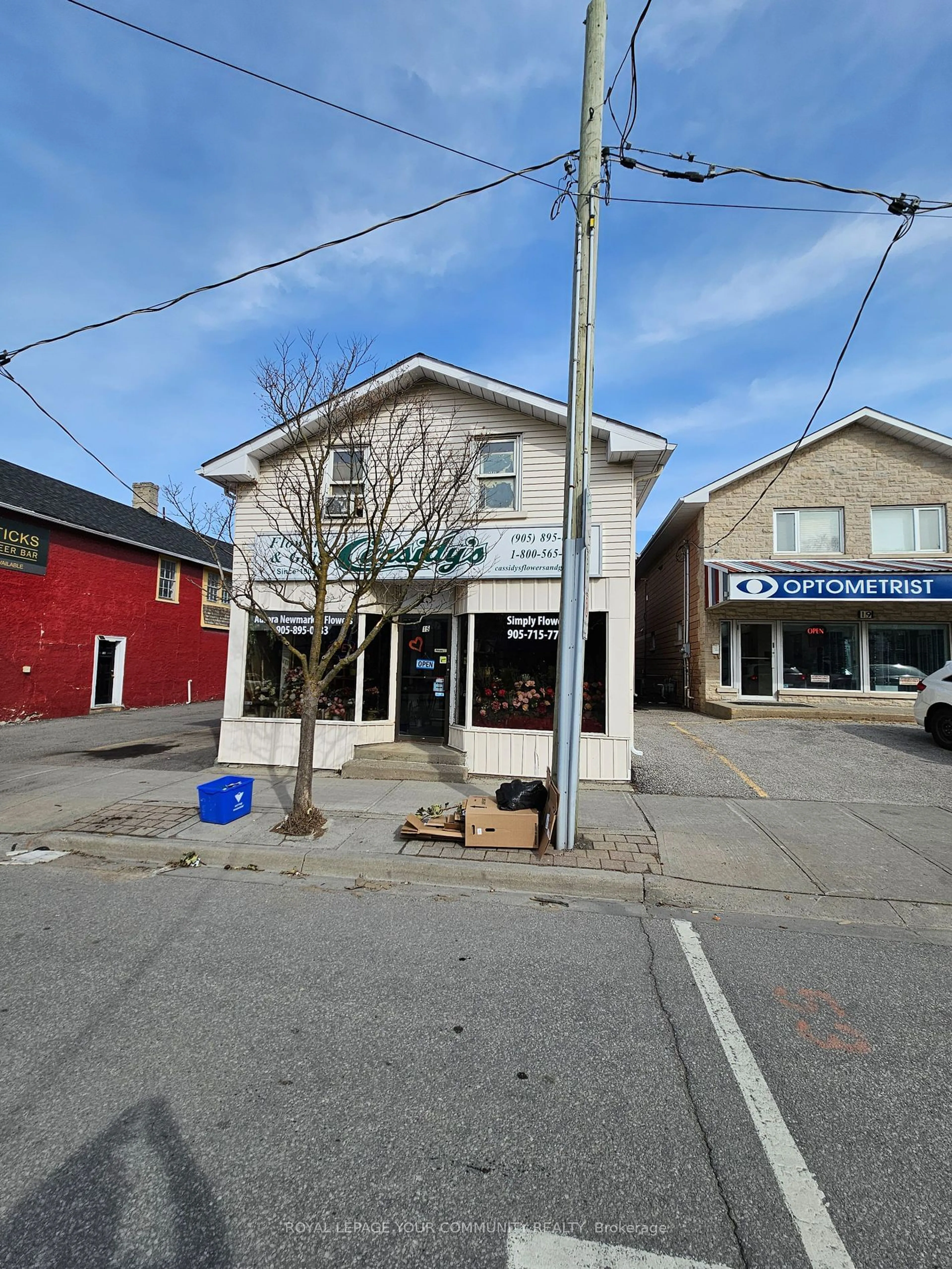 Street view for 15 Main St, Newmarket Ontario L3Y 3Y1