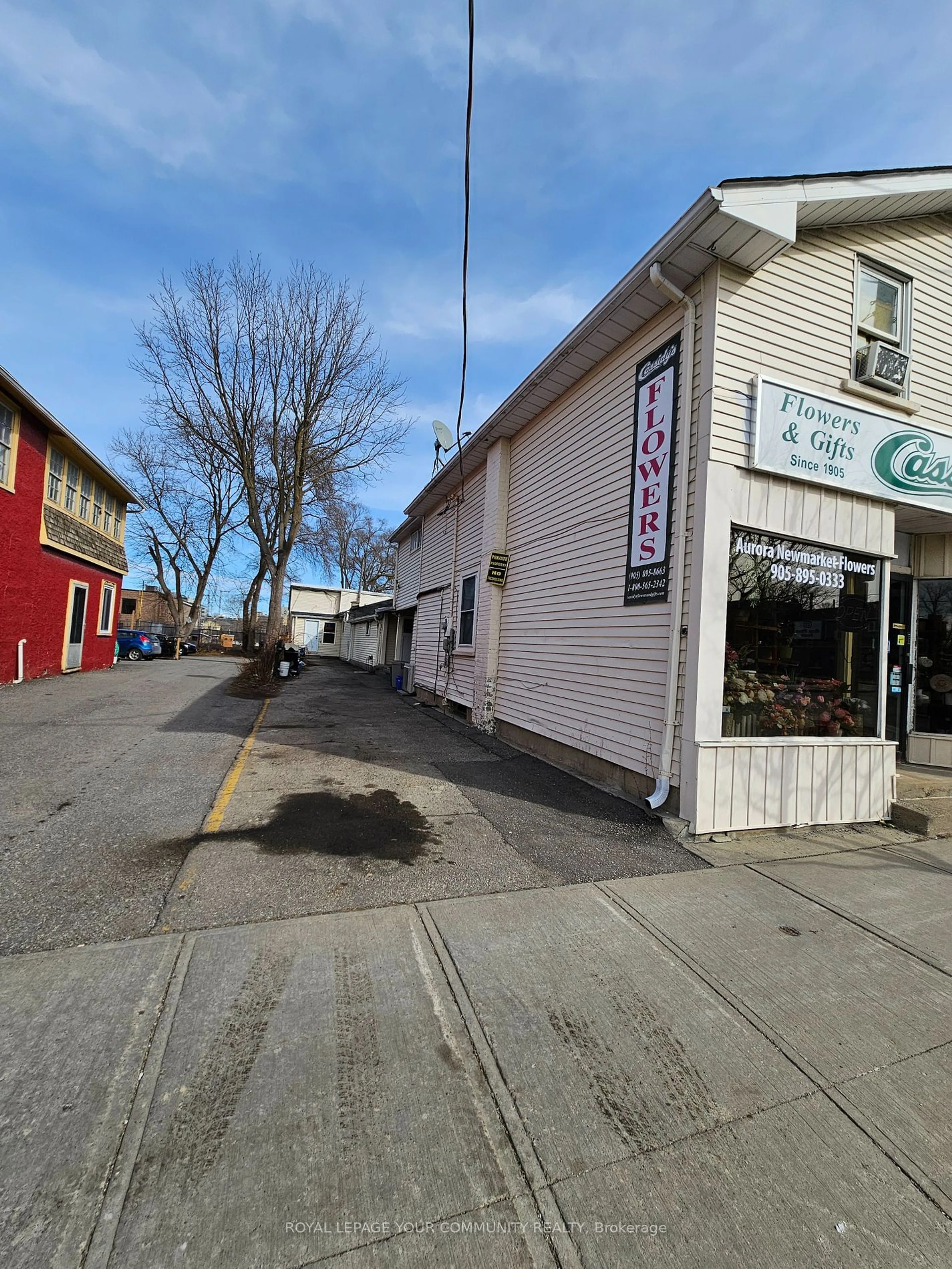 A pic from exterior of the house or condo, the street view for 15 Main St, Newmarket Ontario L3Y 3Y1