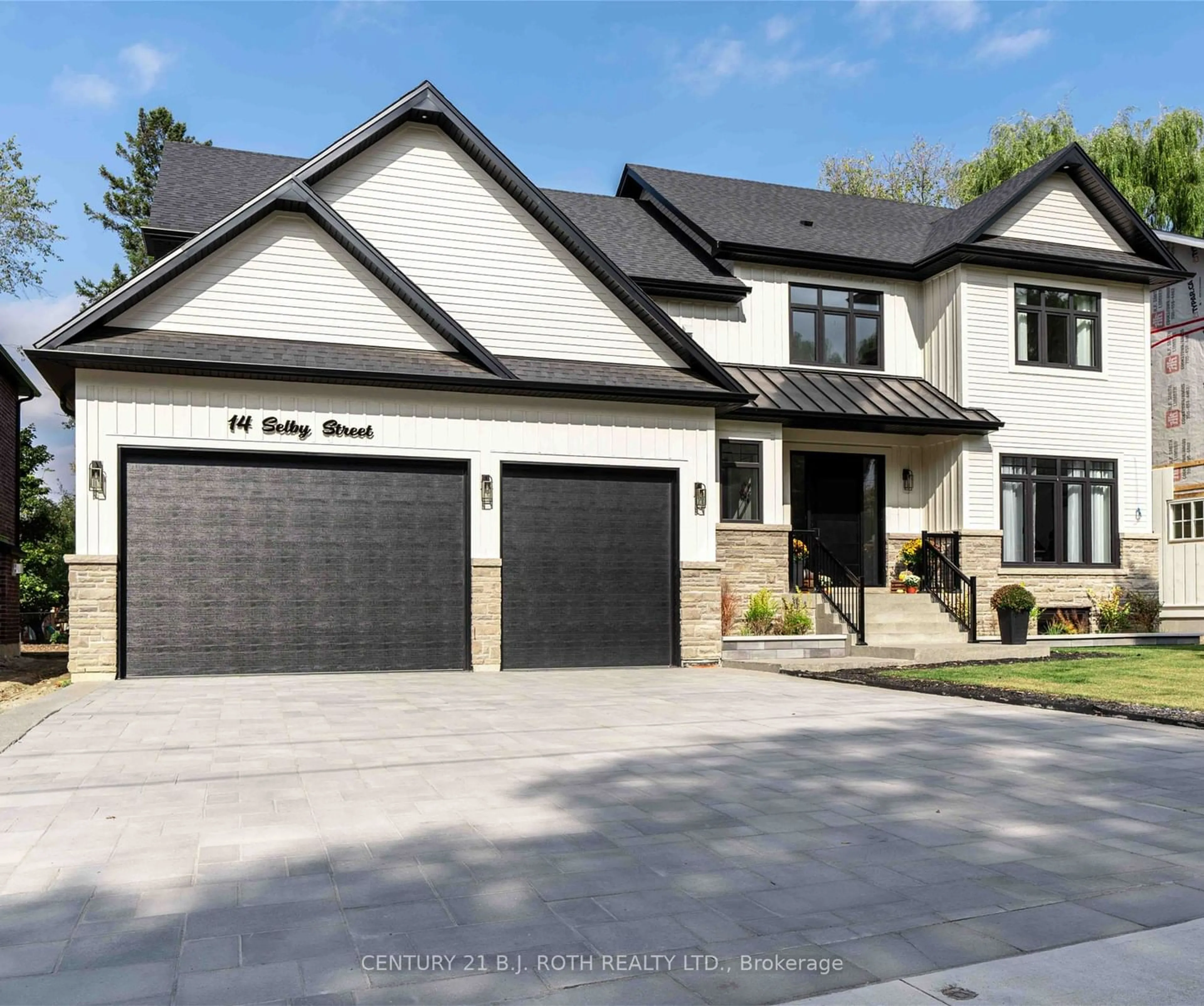 Home with stone exterior material for 14 Selby St, Innisfil Ontario L0L 1L0