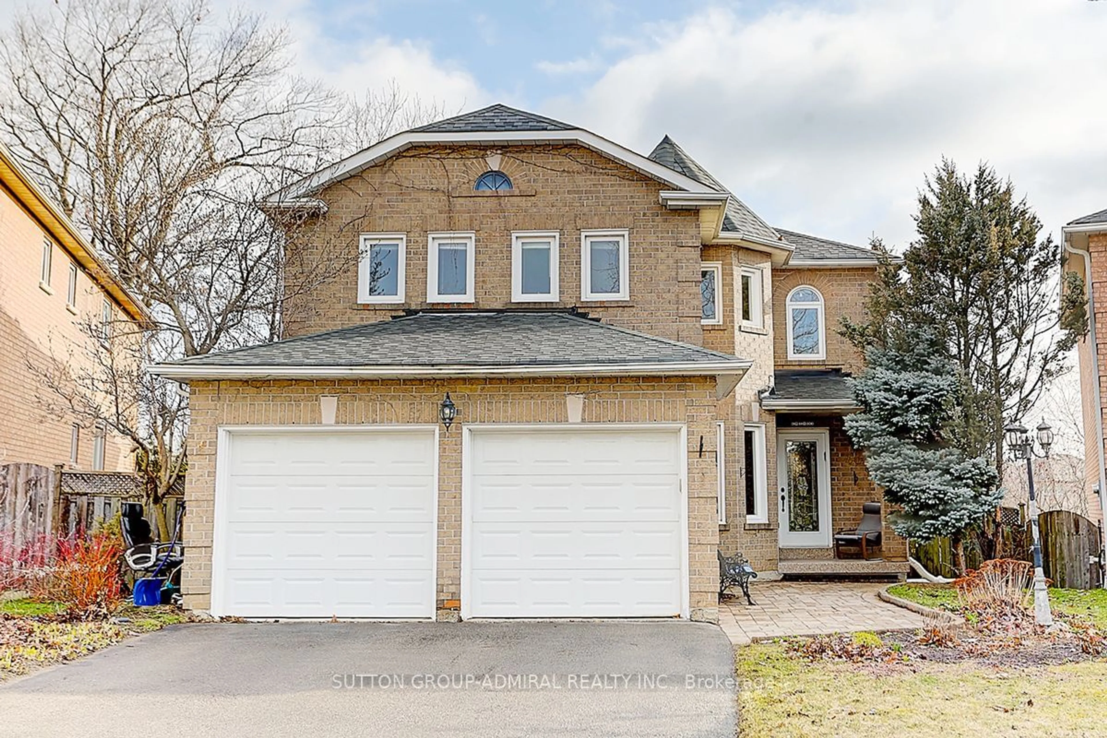 Home with stone exterior material for 40 Red Rock Dr, Richmond Hill Ontario L4C 0E4