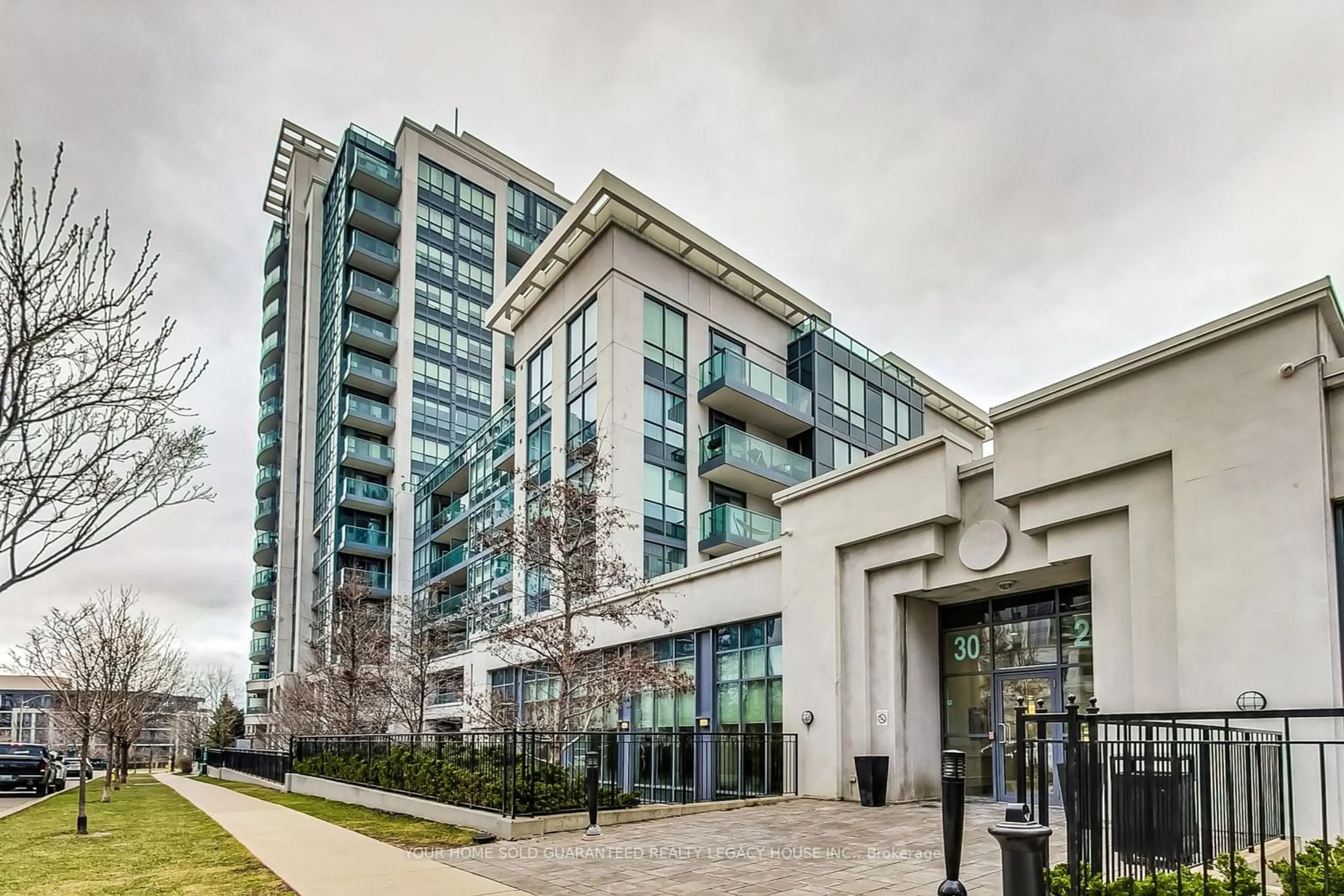 Outside view for 30 North Park Rd #110, Vaughan Ontario L4J 0G6