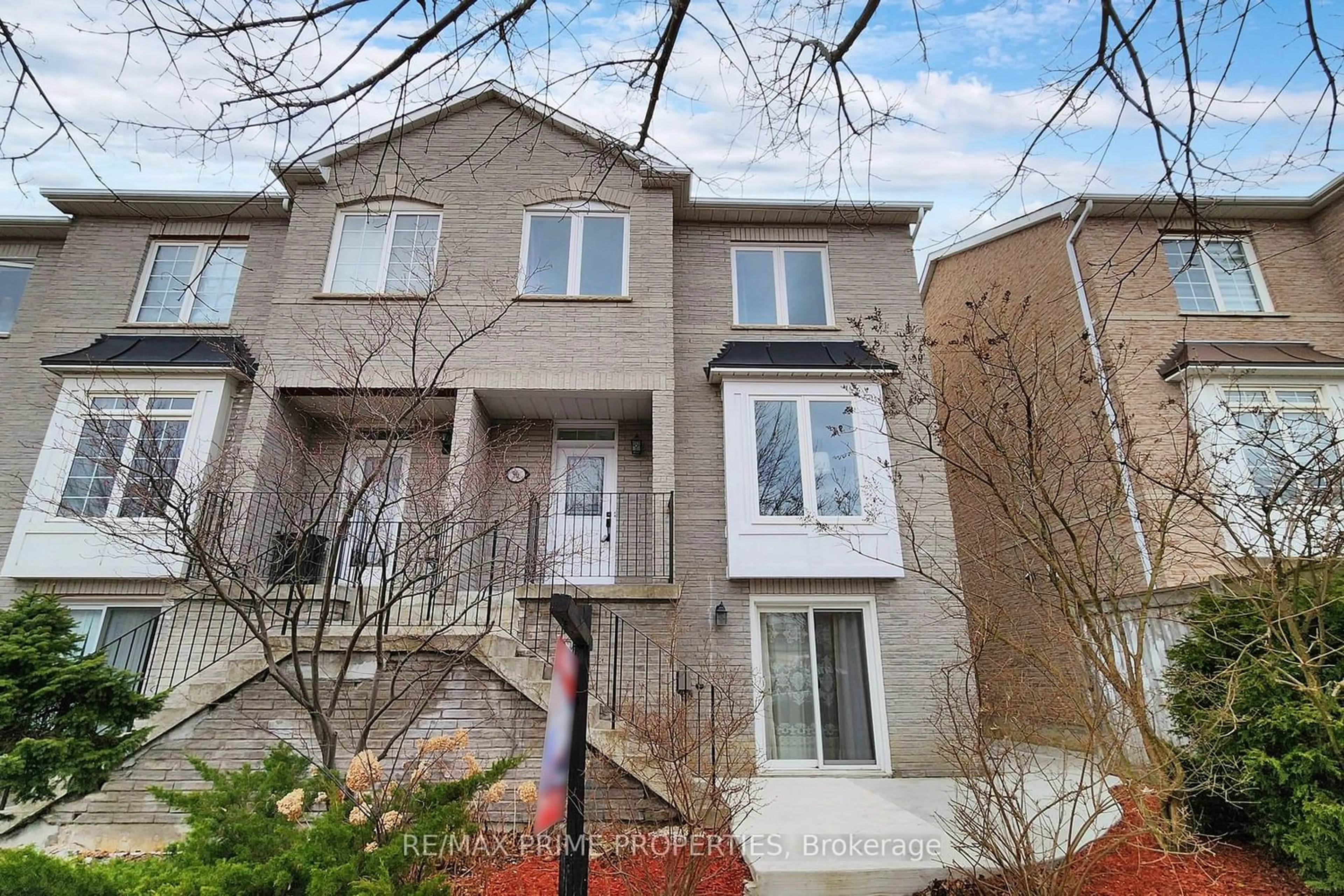 A pic from exterior of the house or condo for 96 Sunway Sq, Markham Ontario L3P 7X5