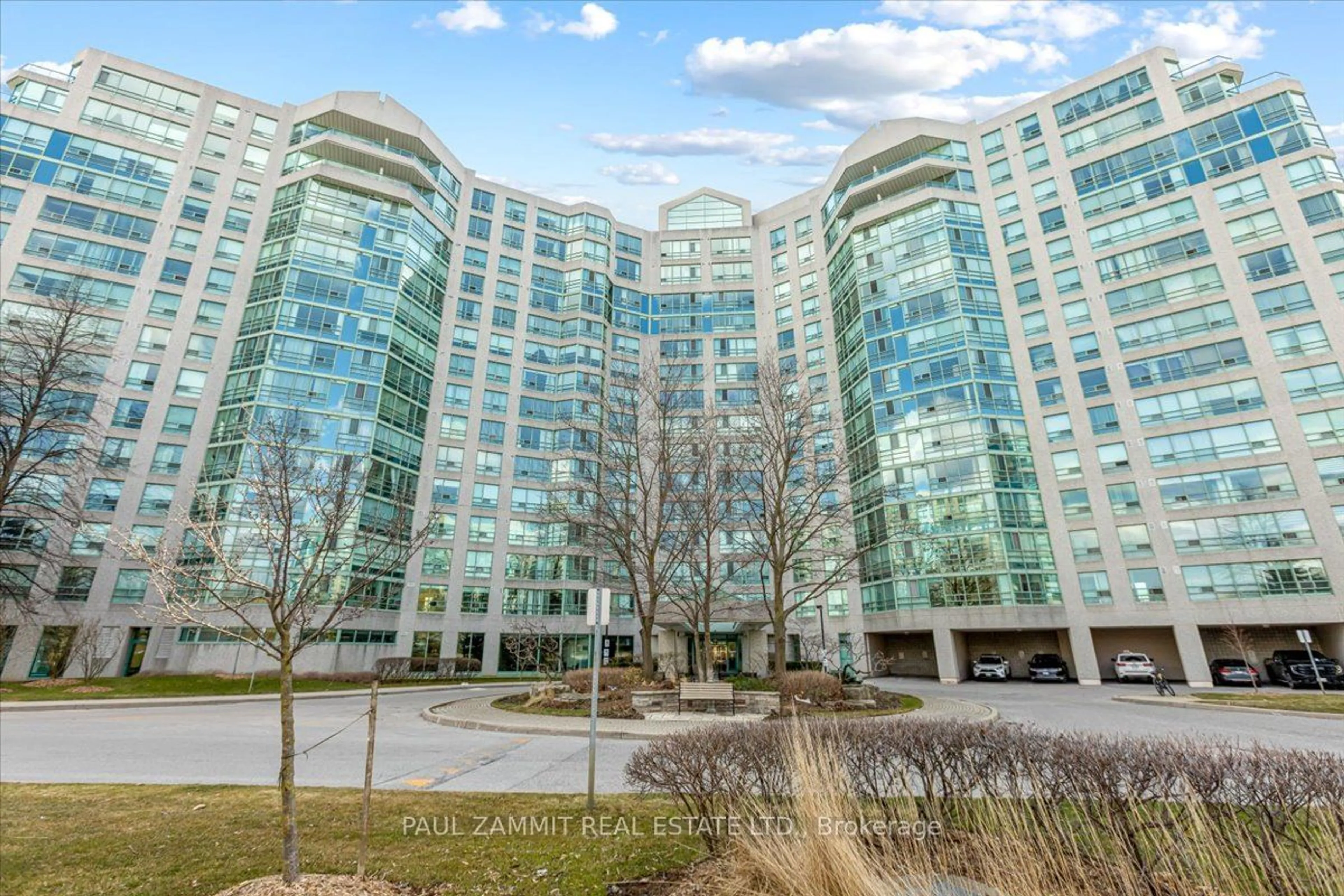 A pic from exterior of the house or condo for 7805 Bayview Ave #526, Markham Ontario L3T 7N1