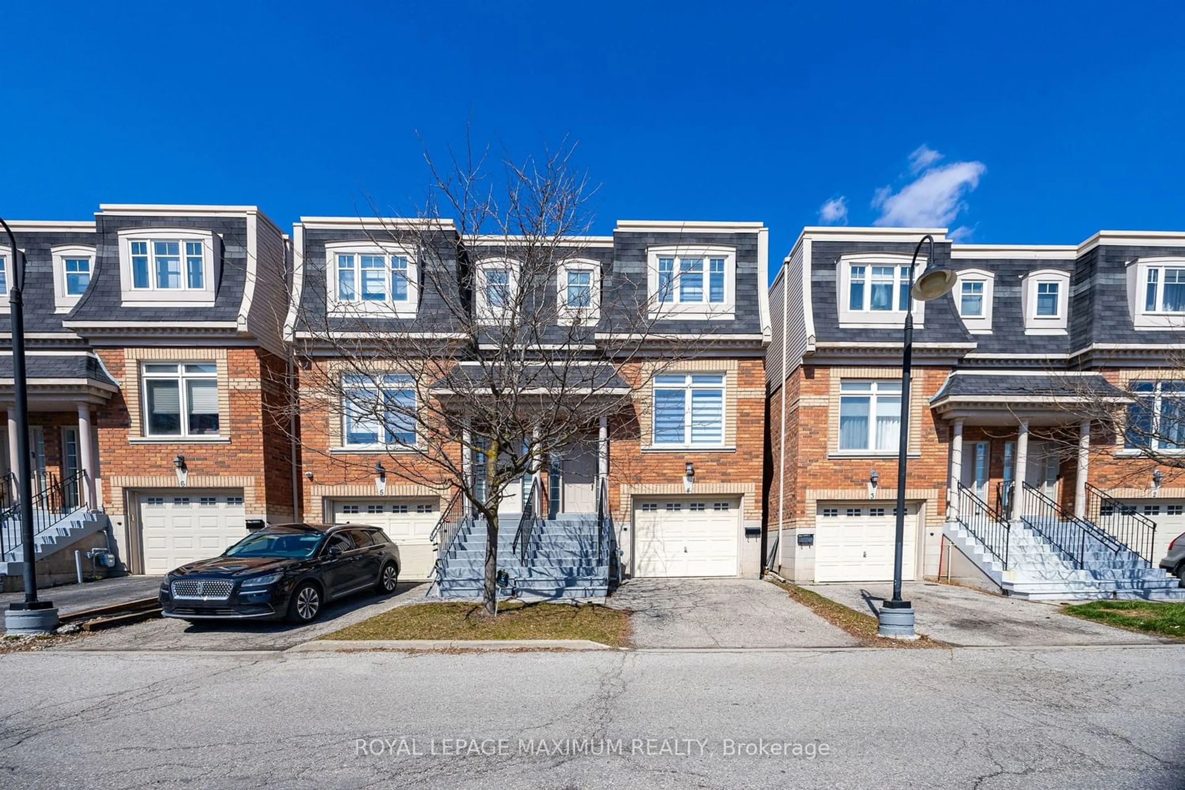 A pic from exterior of the house or condo for 8032 Kipling Ave #4, Vaughan Ontario L4L 2A1