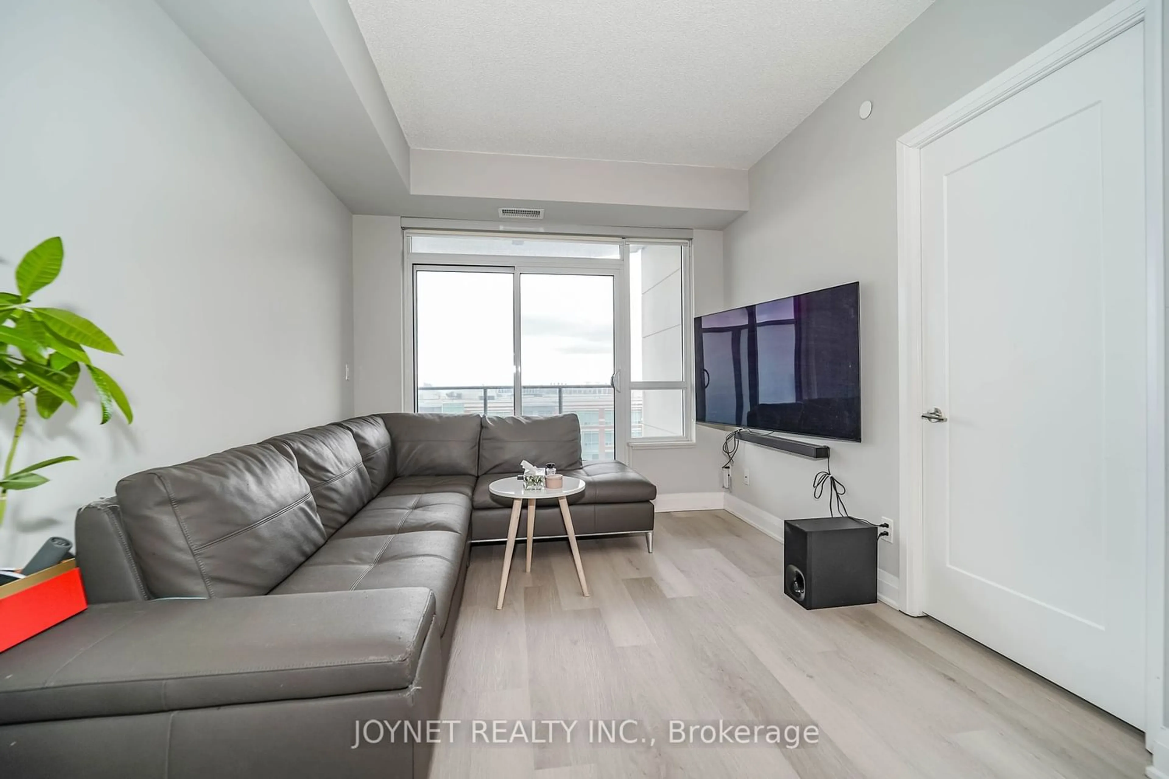Living room for 398 Highway 7 #1508, Richmond Hill Ontario L4B 0G6