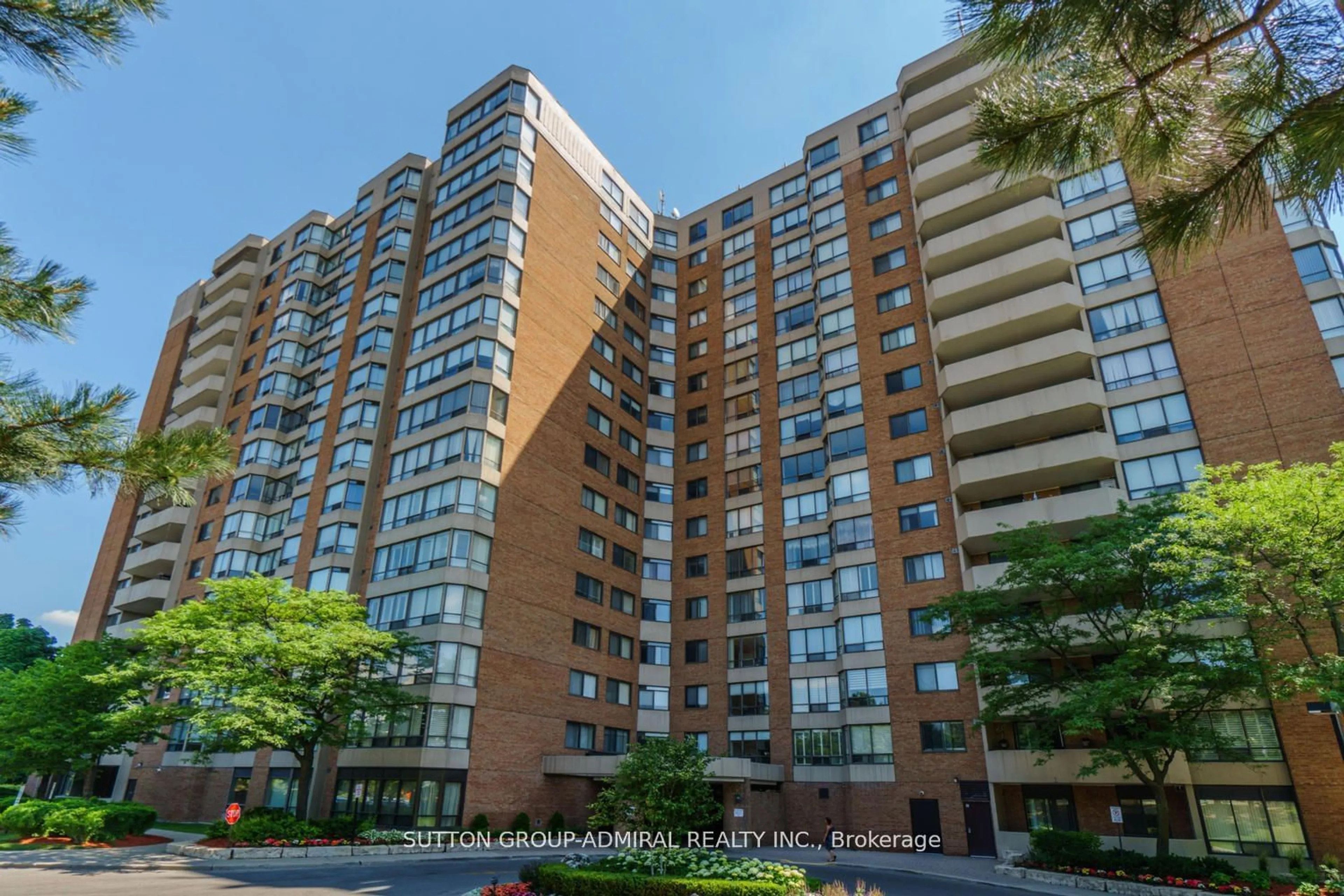 A pic from exterior of the house or condo for 7601 Bathurst St #702, Vaughan Ontario L4J 4H5