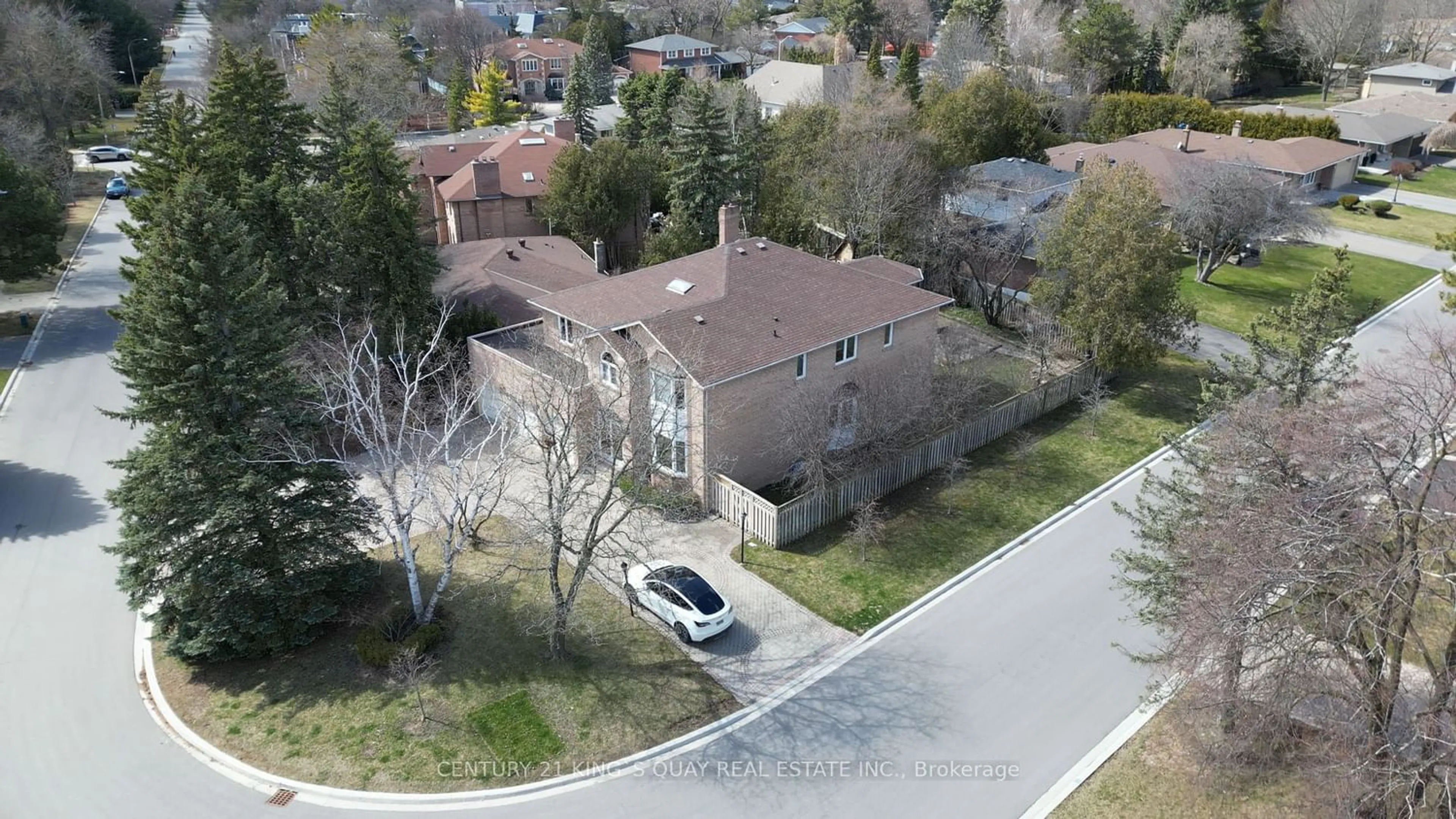 Frontside or backside of a home for 8 Wildrose Cres, Markham Ontario L3T 1N5