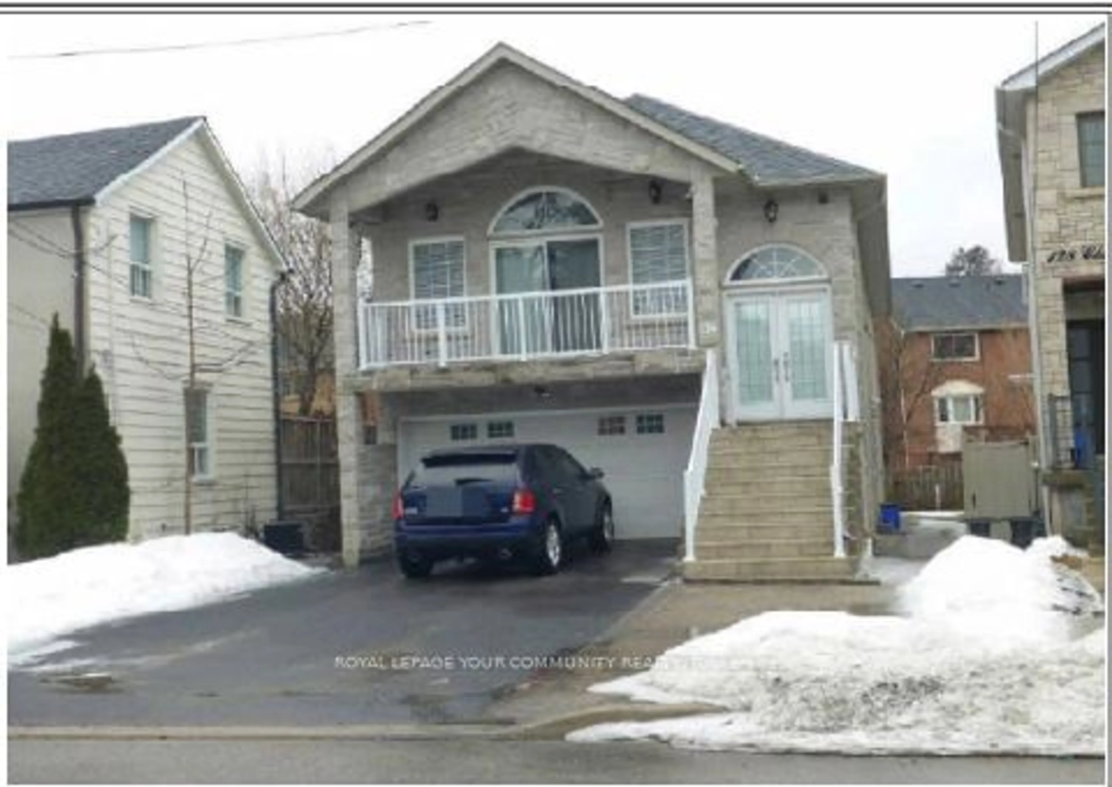 Frontside or backside of a home for 126 Clarence St, Vaughan Ontario L4L 1L3