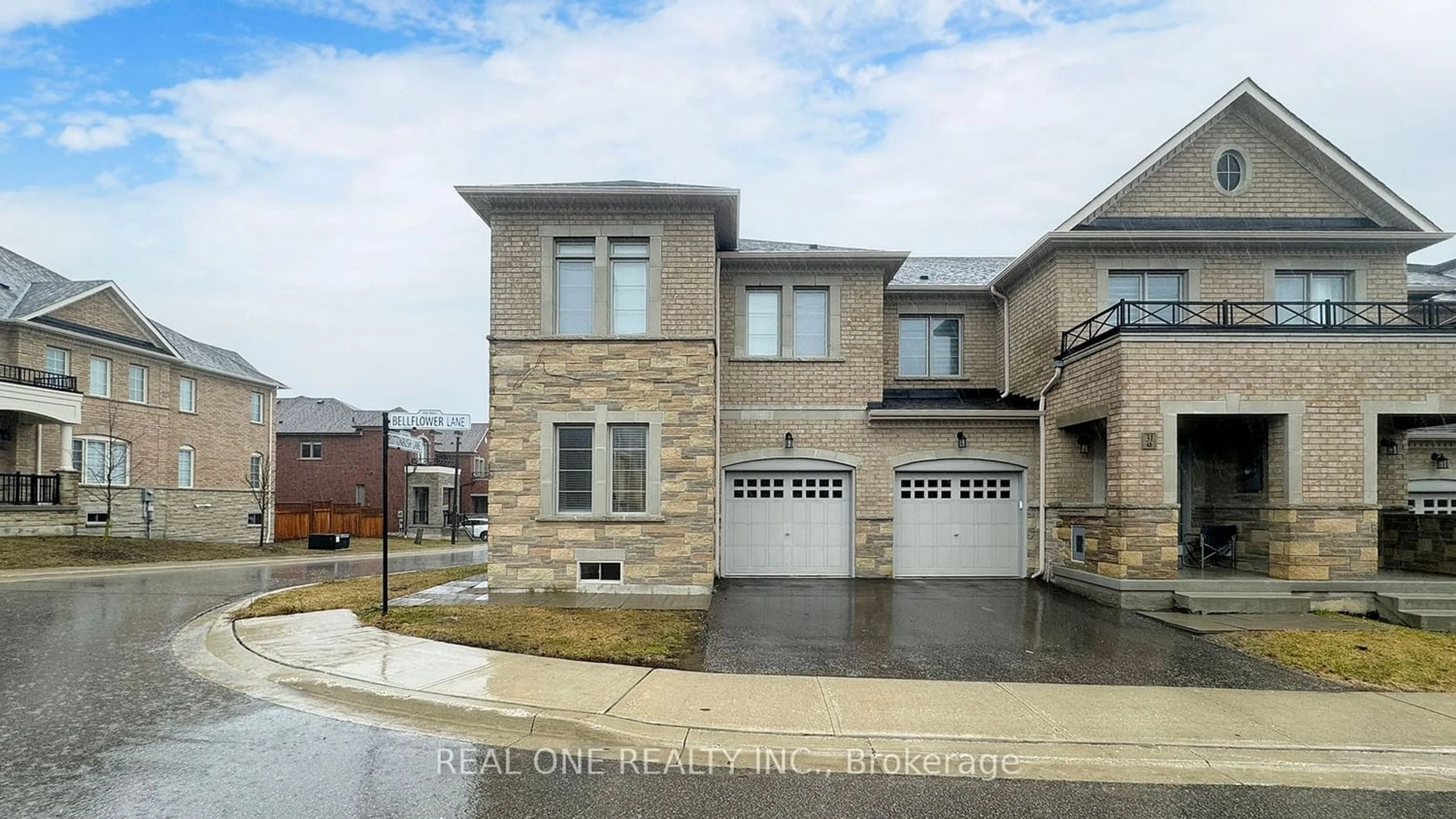 A pic from exterior of the house or condo for 33 Bellflower Lane, Richmond Hill Ontario L4E 1E7