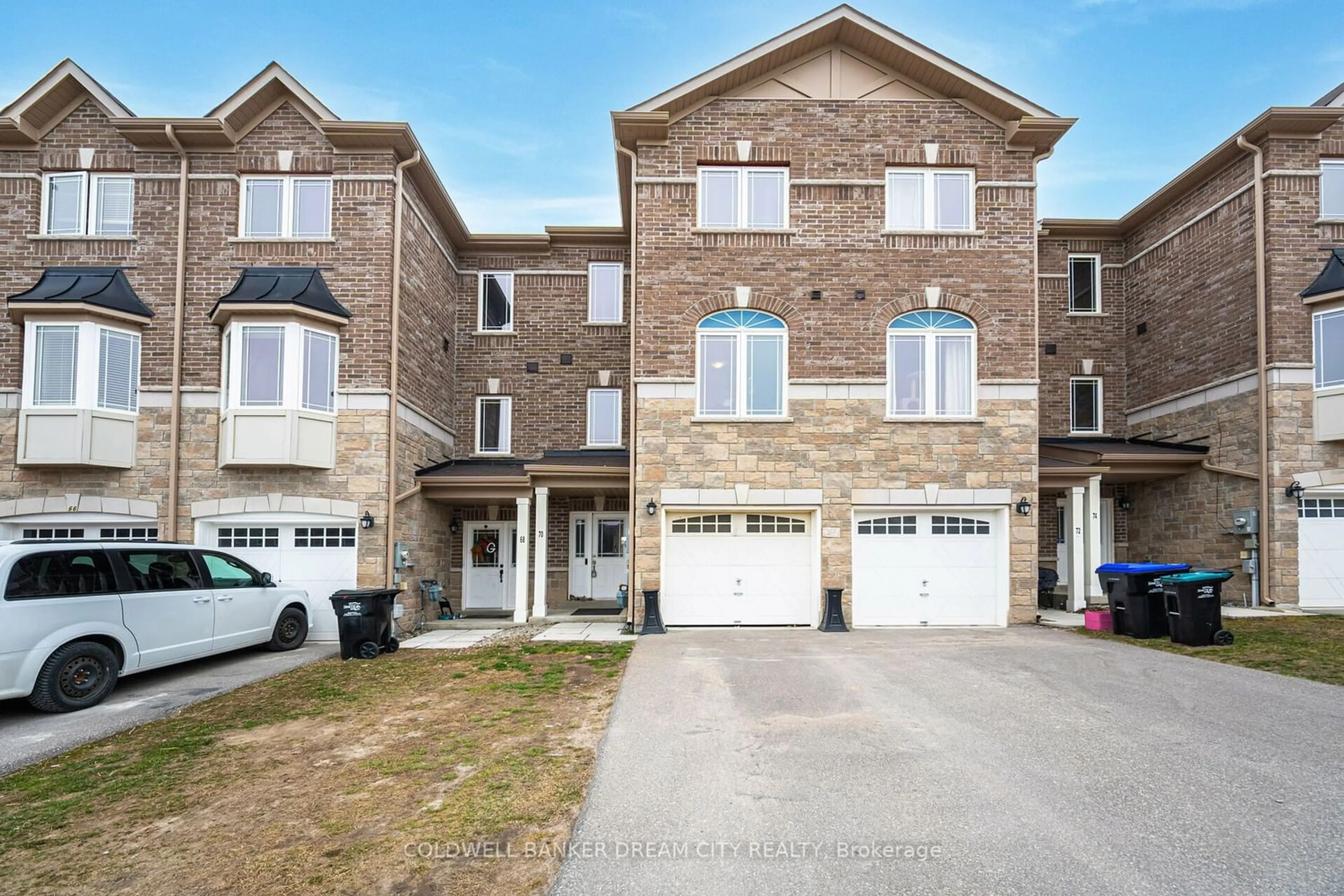 A pic from exterior of the house or condo for 70 Milson Cres, Essa Ontario L3W 0C9