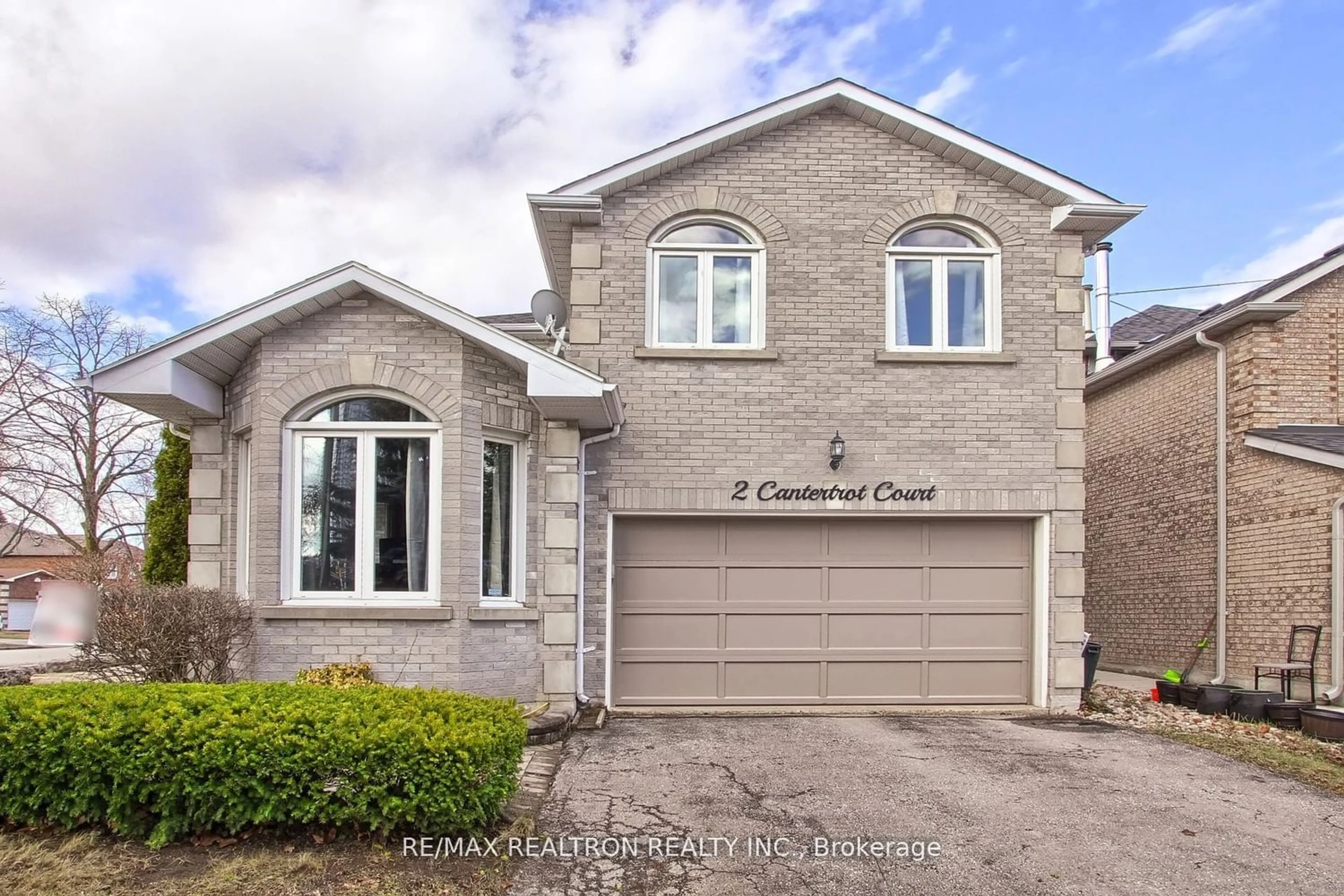 Frontside or backside of a home for 2 Cantertrot Crt, Vaughan Ontario L4J 7X7