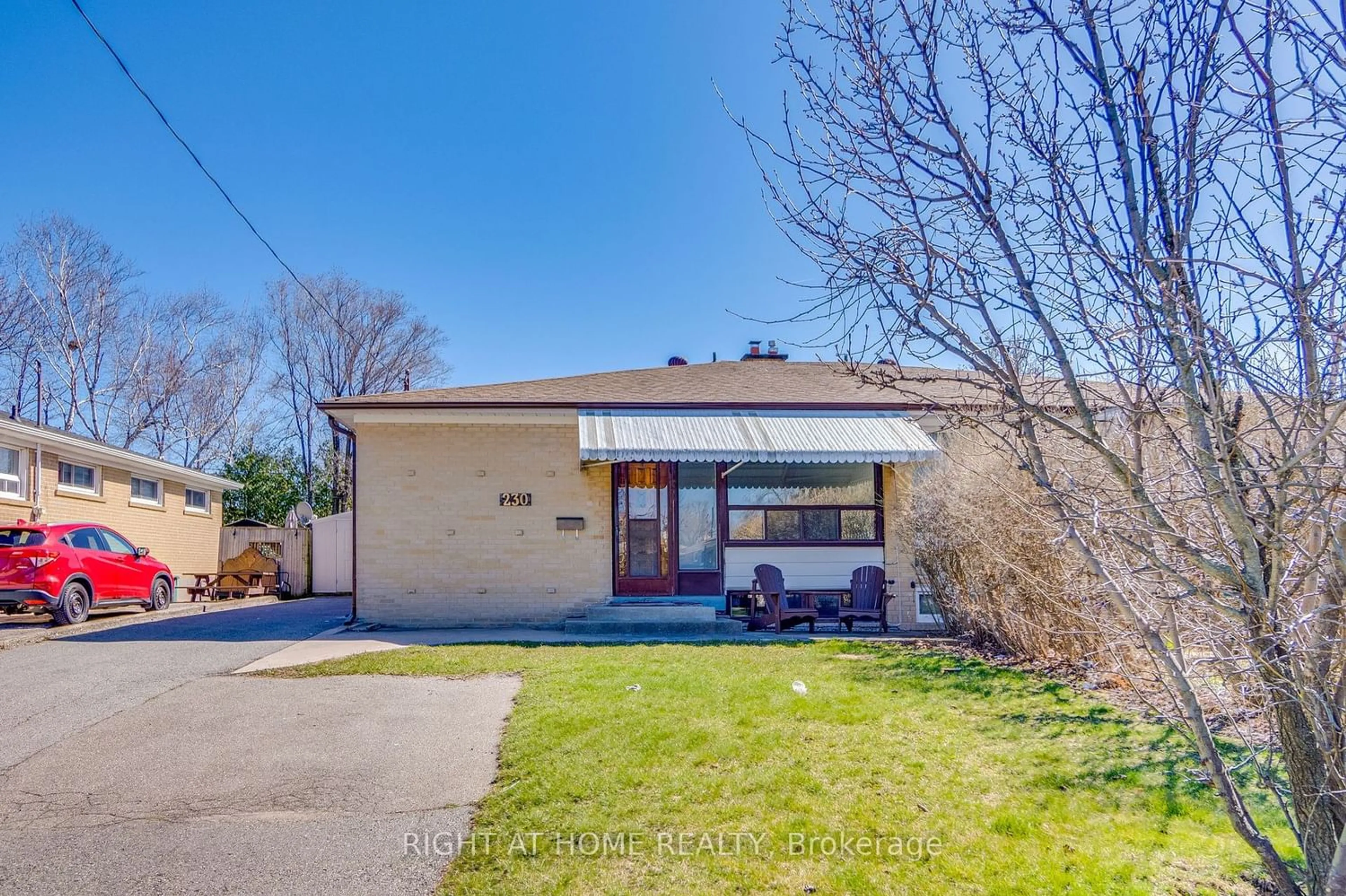 Frontside or backside of a home for 230 Alsace Rd, Richmond Hill Ontario L4C 2W8