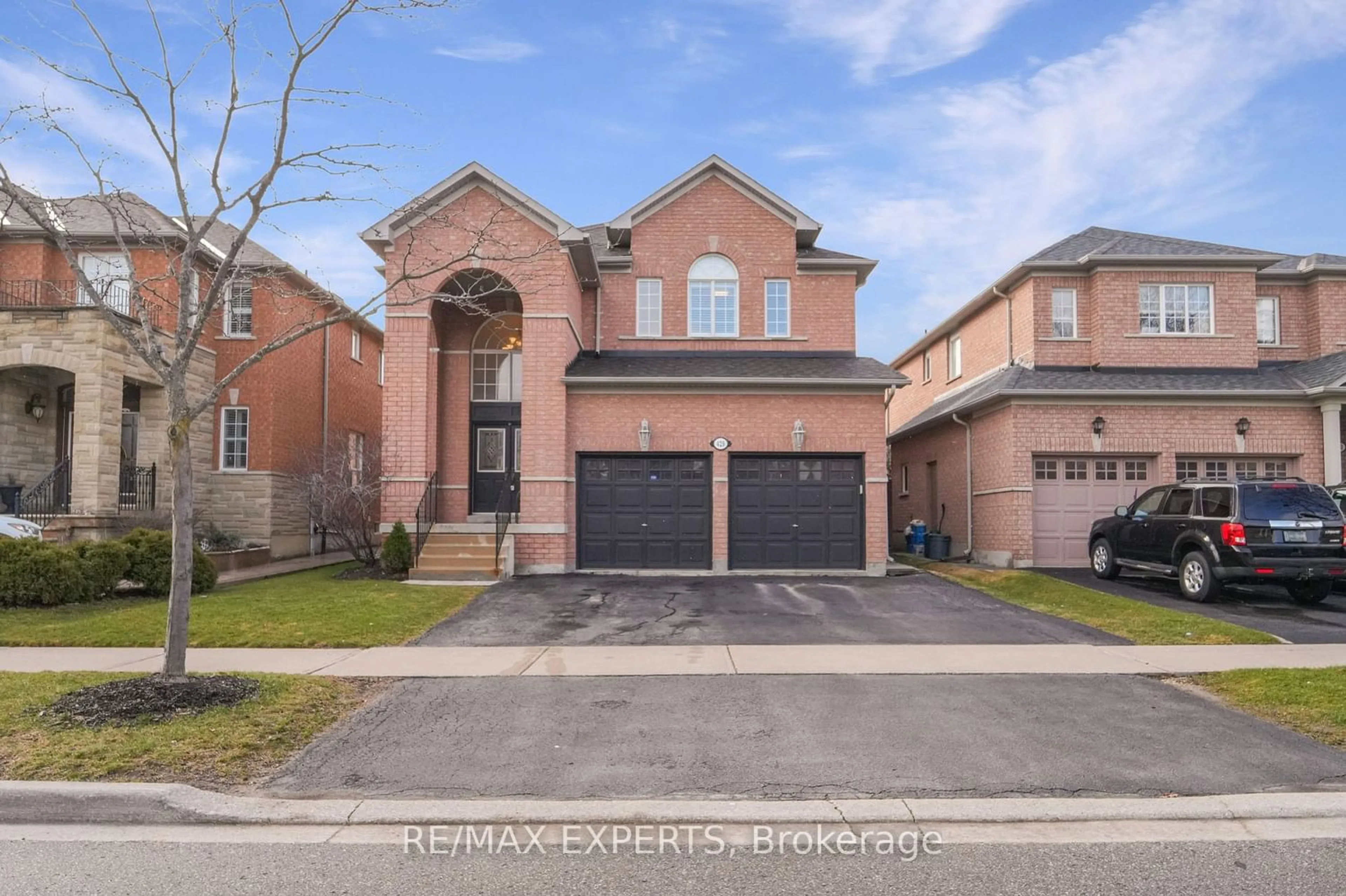 Frontside or backside of a home for 429 Sonoma Blvd, Vaughan Ontario L4H 2S3