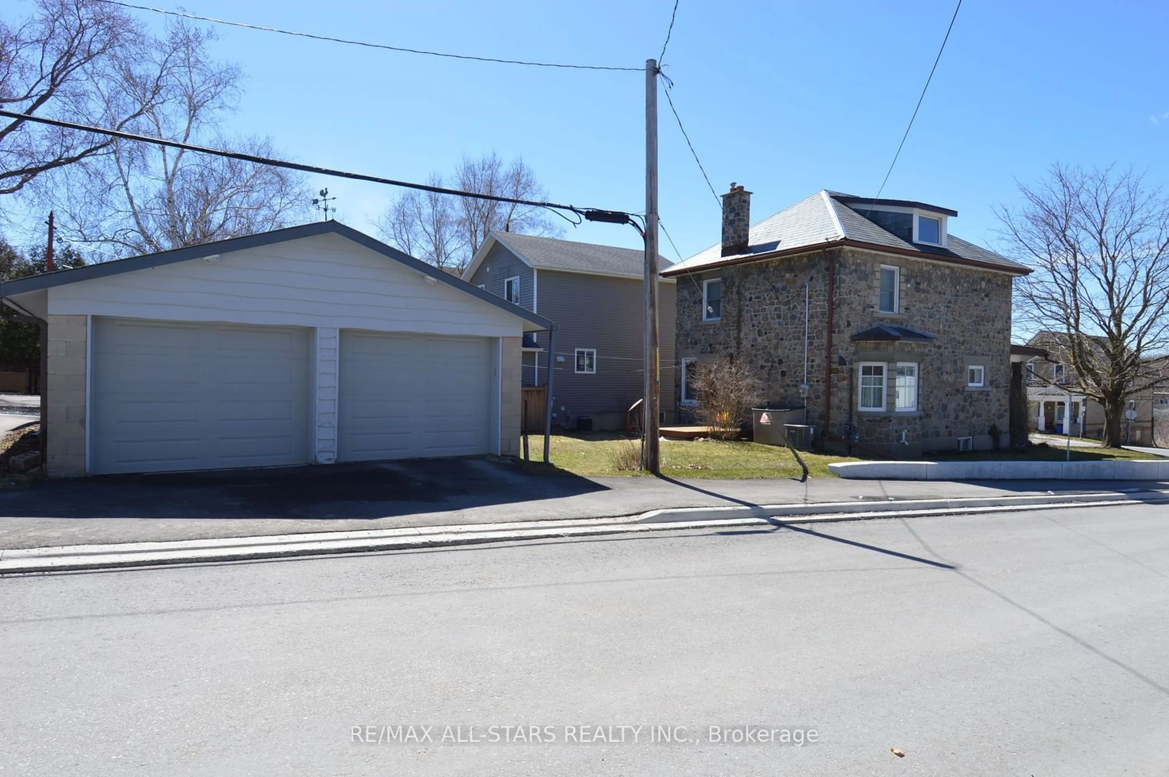 Frontside or backside of a home for 55 Main St, Uxbridge Ontario L9P 1J4