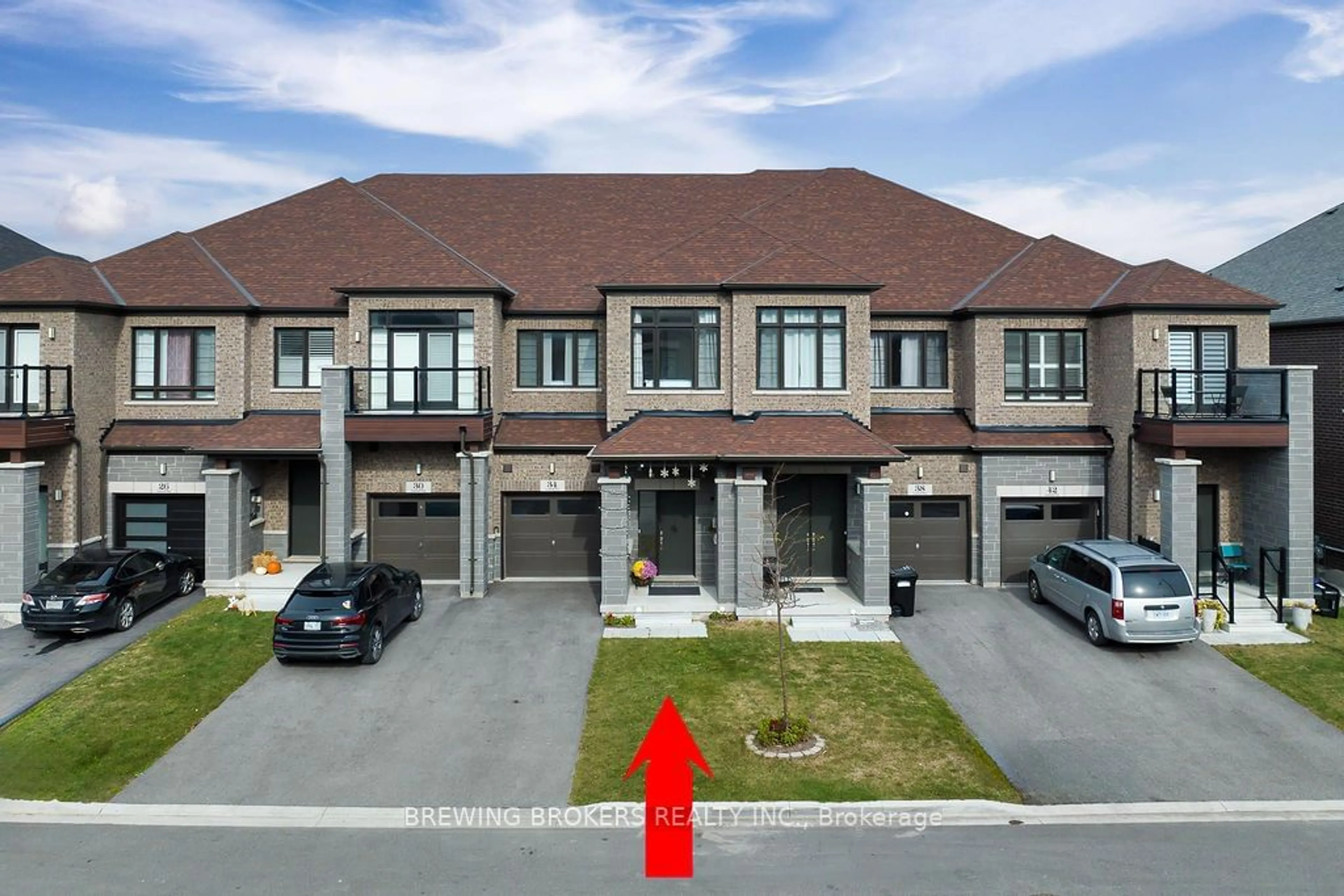 A pic from exterior of the house or condo for 34 Landolfi Way, Bradford West Gwillimbury Ontario L3Z 4L7