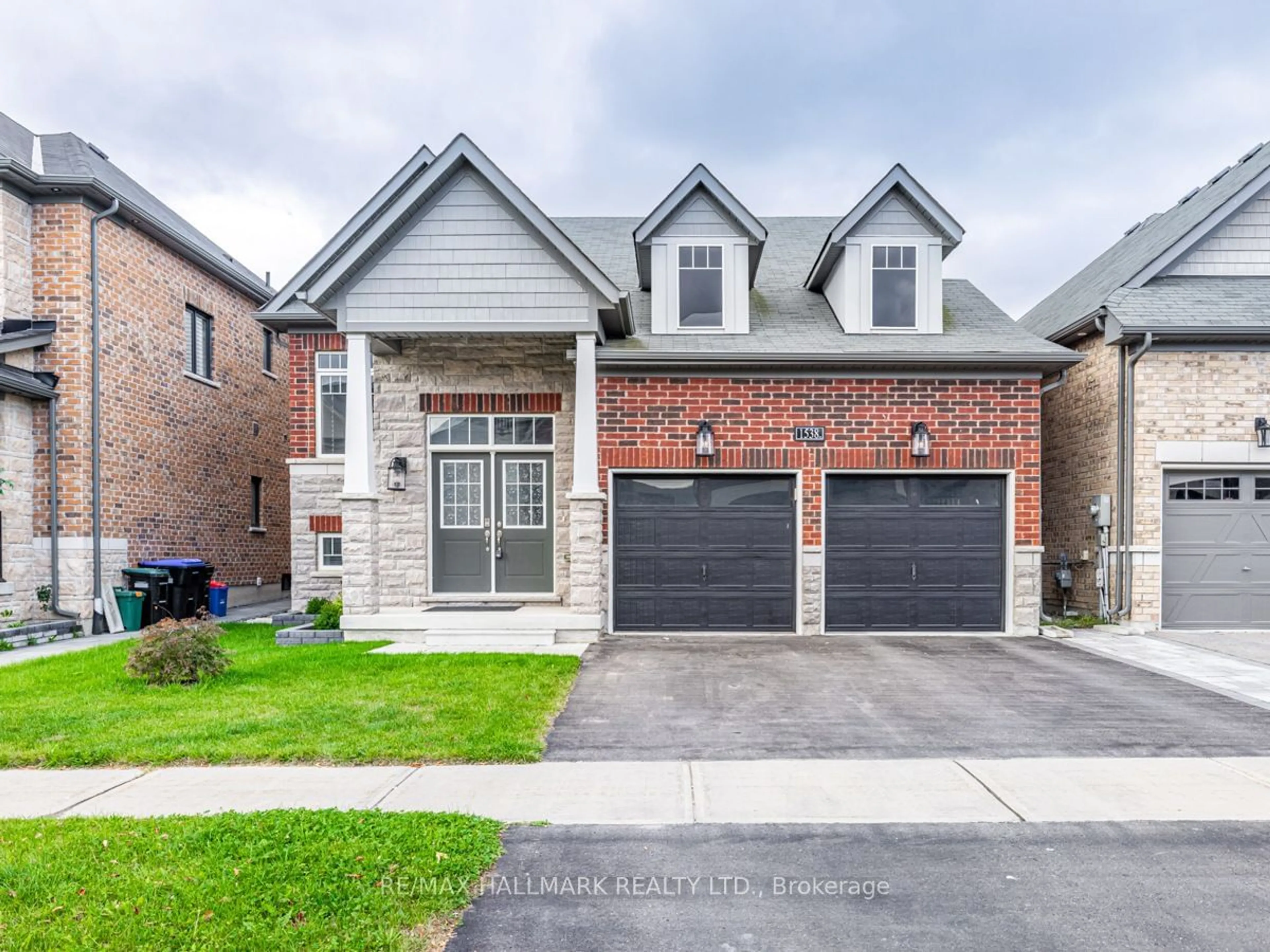 Home with brick exterior material for 1538 Farrow Cres, Innisfil Ontario L9S 0L6