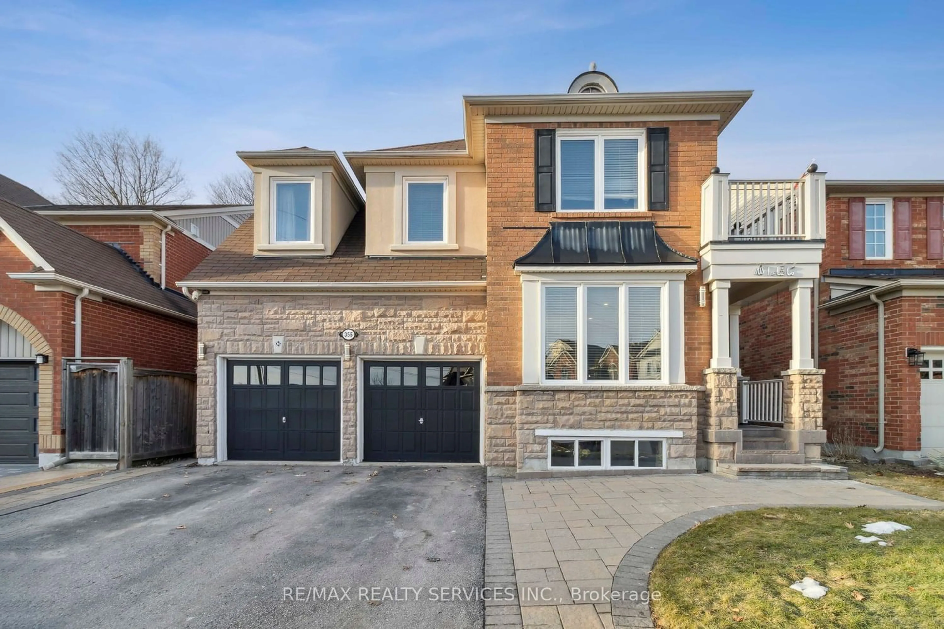 Home with brick exterior material for 355 Cheryl Mews Blvd, Newmarket Ontario L3X 3J7