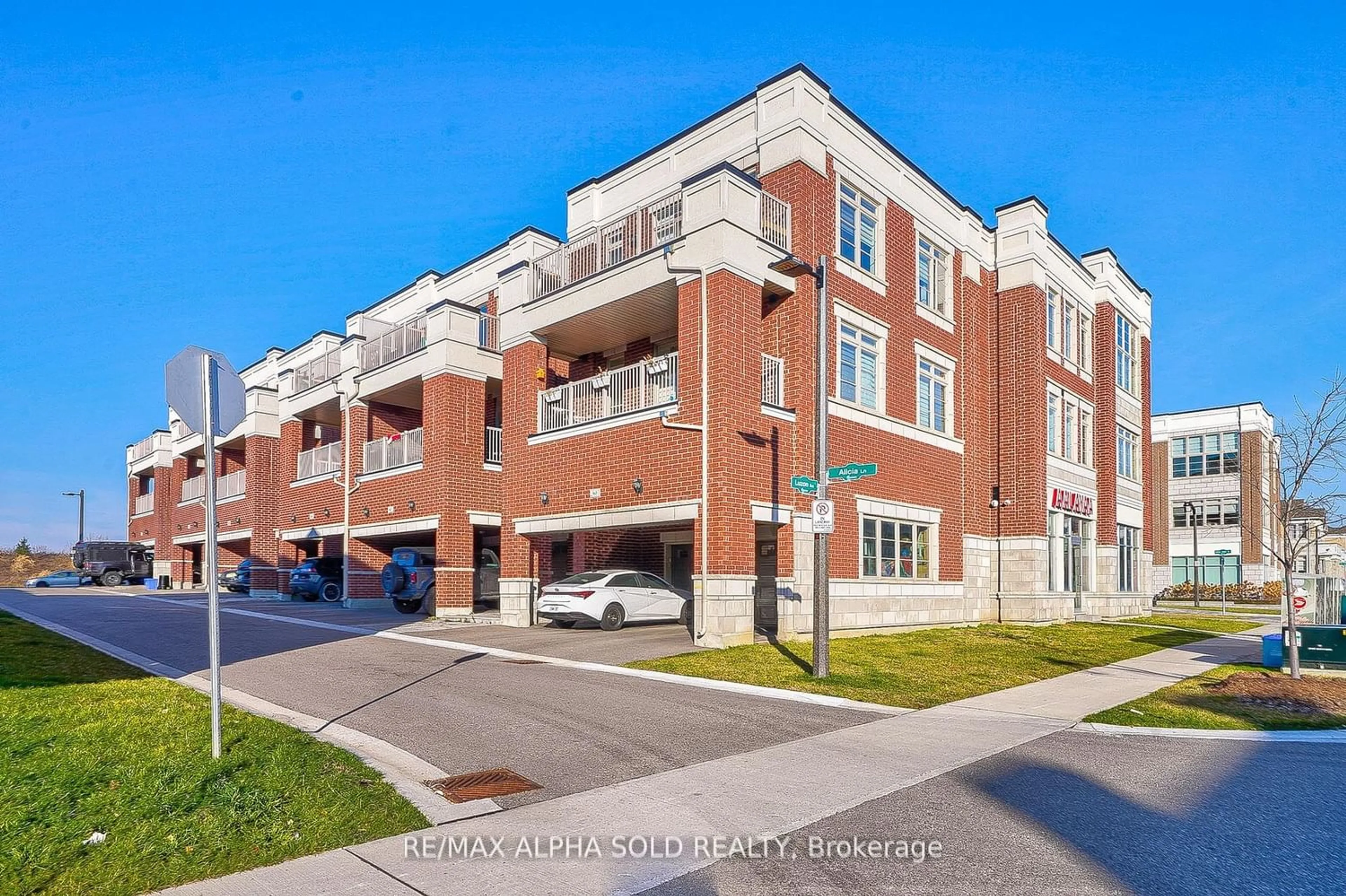 A pic from exterior of the house or condo for 6 Villa Ada Dr #9&11, Markham Ontario L6B 1N7