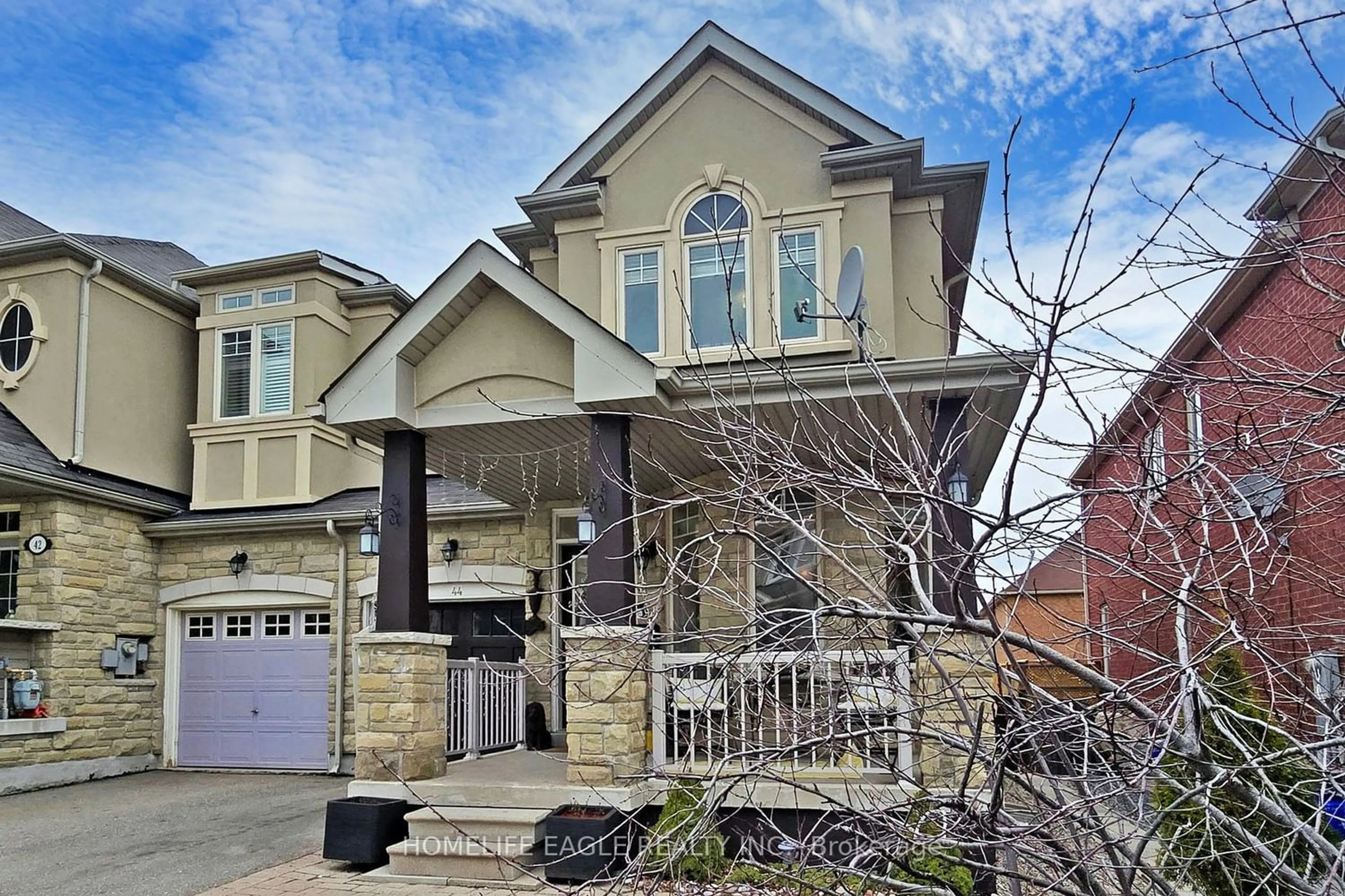 A pic from exterior of the house or condo for 44 Pexton Ave, Richmond Hill Ontario L4E 4Y4