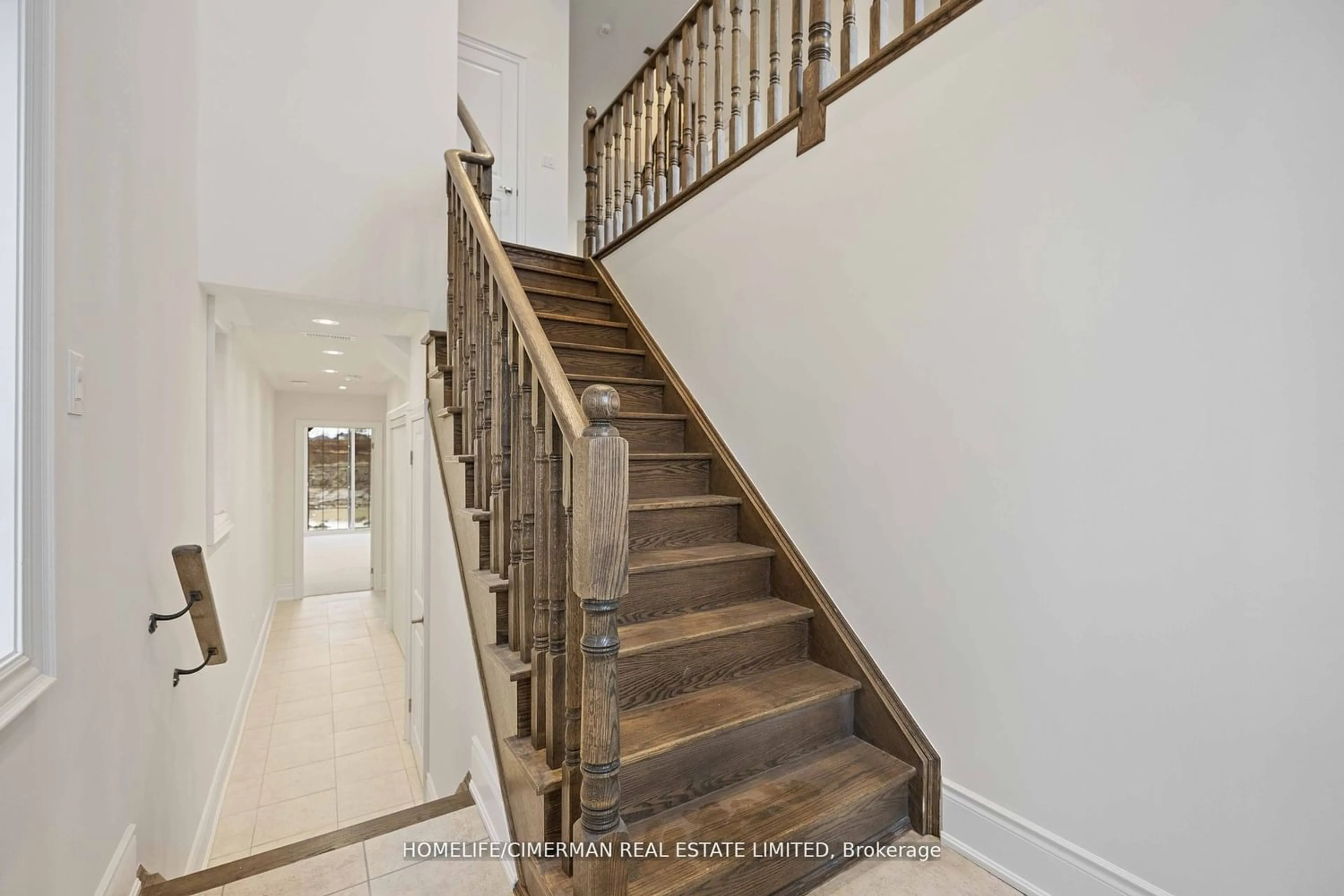 Stairs for 315 Swan Park Rd, Markham Ontario L6E 0H3