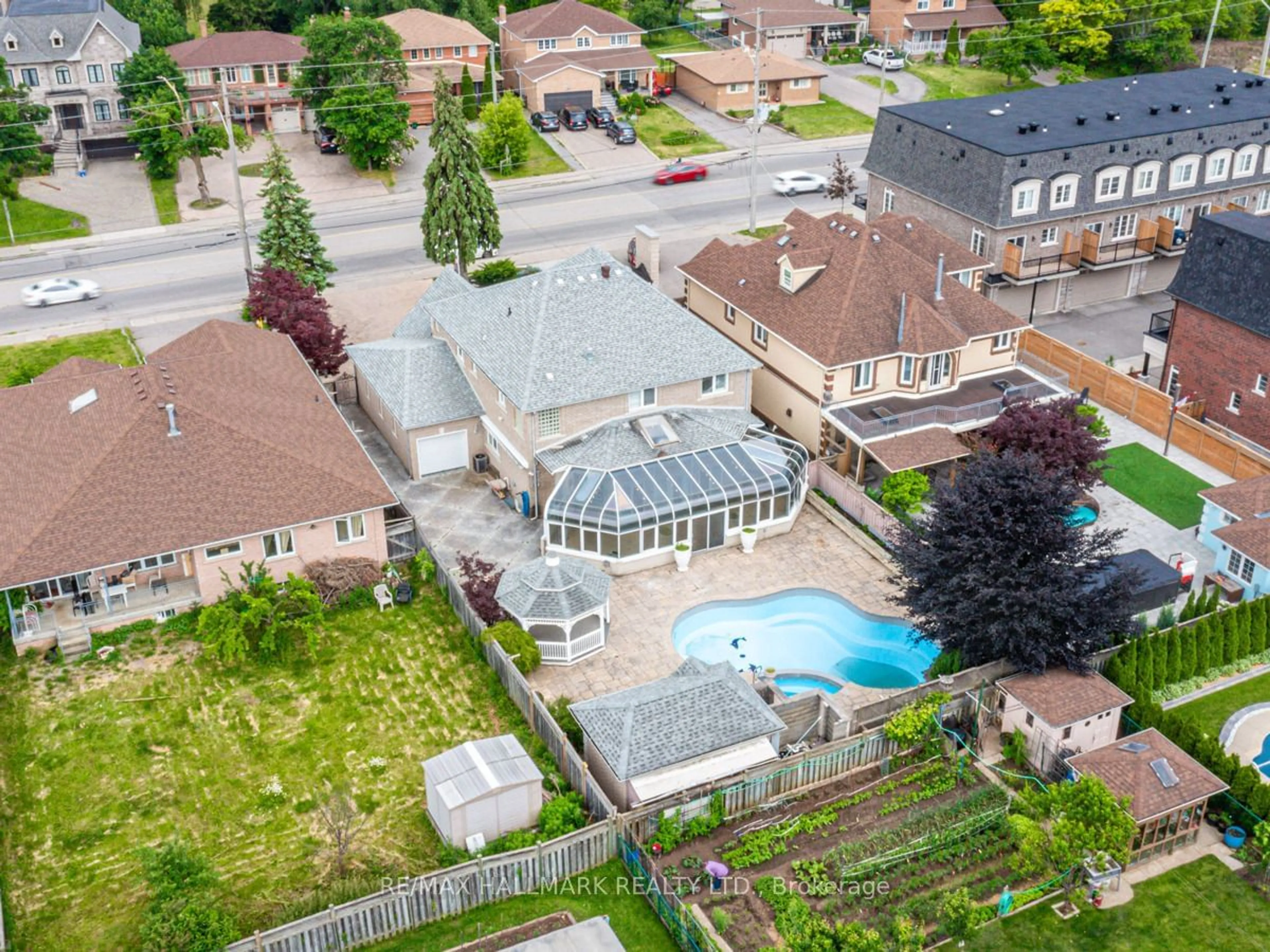 Frontside or backside of a home for 138 Elgin Mills Rd, Richmond Hill Ontario L4C 4M2