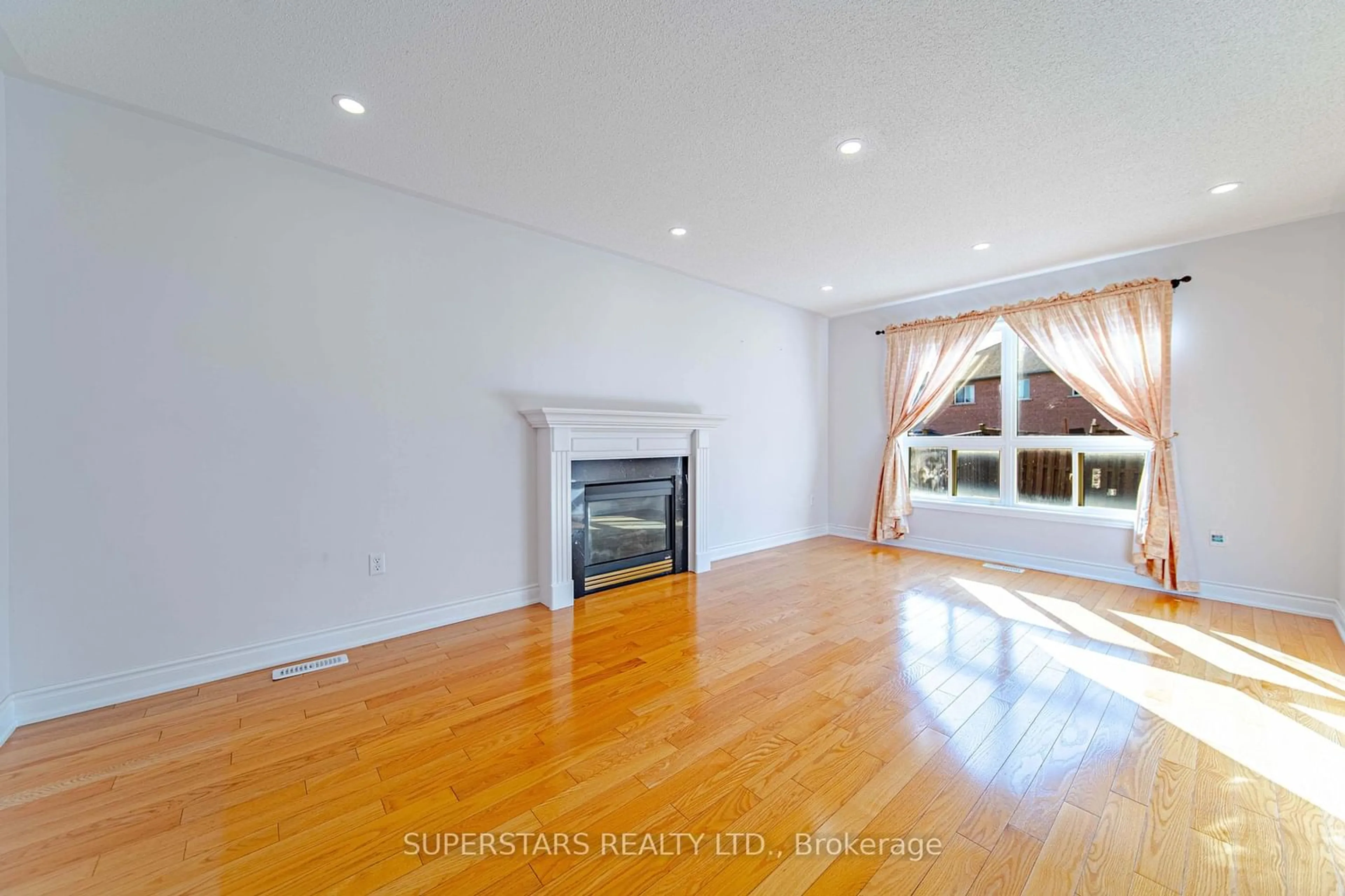 A pic of a room for 75 Westchester Cres, Markham Ontario L6C 2X9
