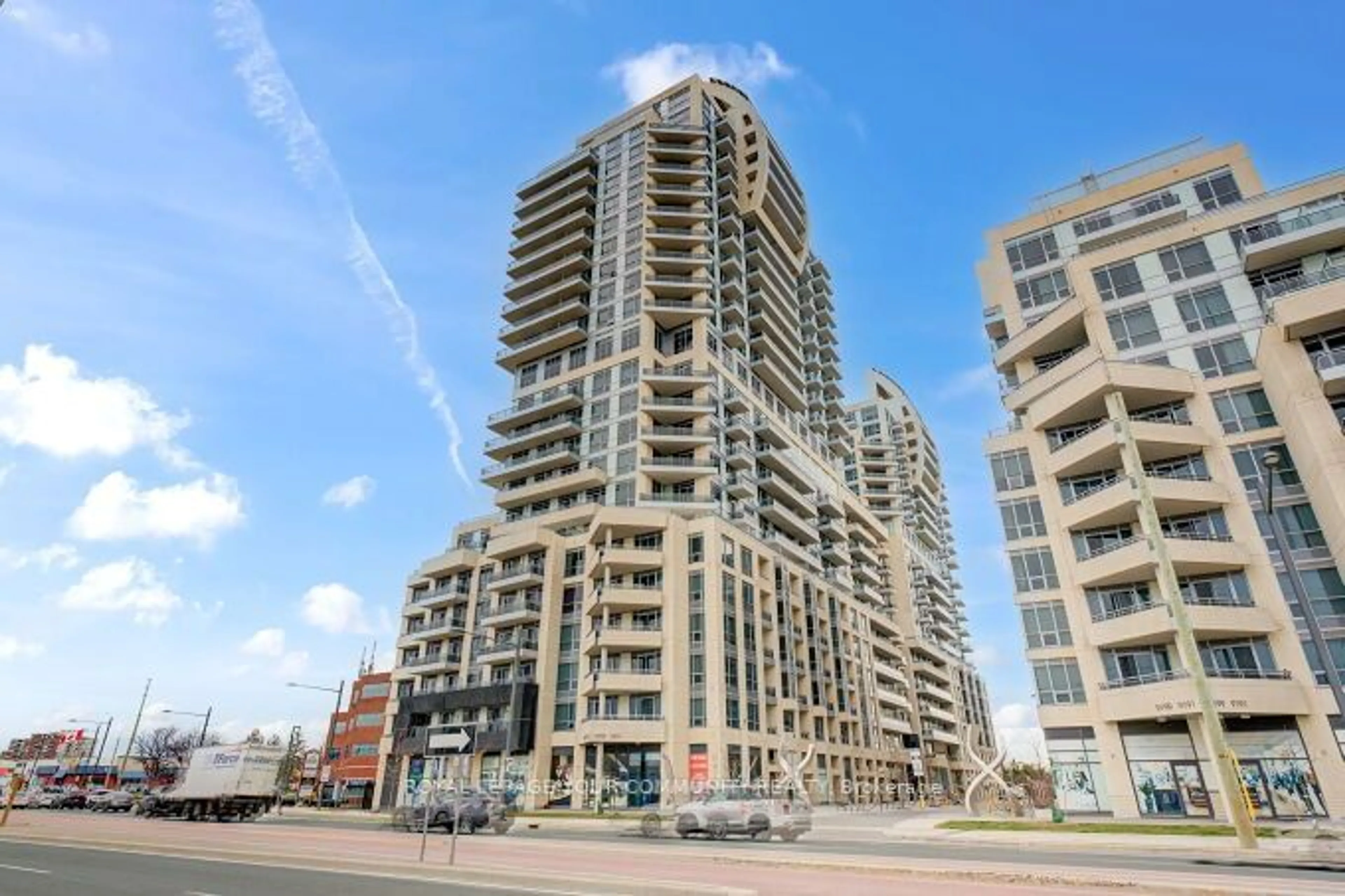 A pic from exterior of the house or condo for 9201 Yonge St #202, Richmond Hill Ontario L4C 6Z2