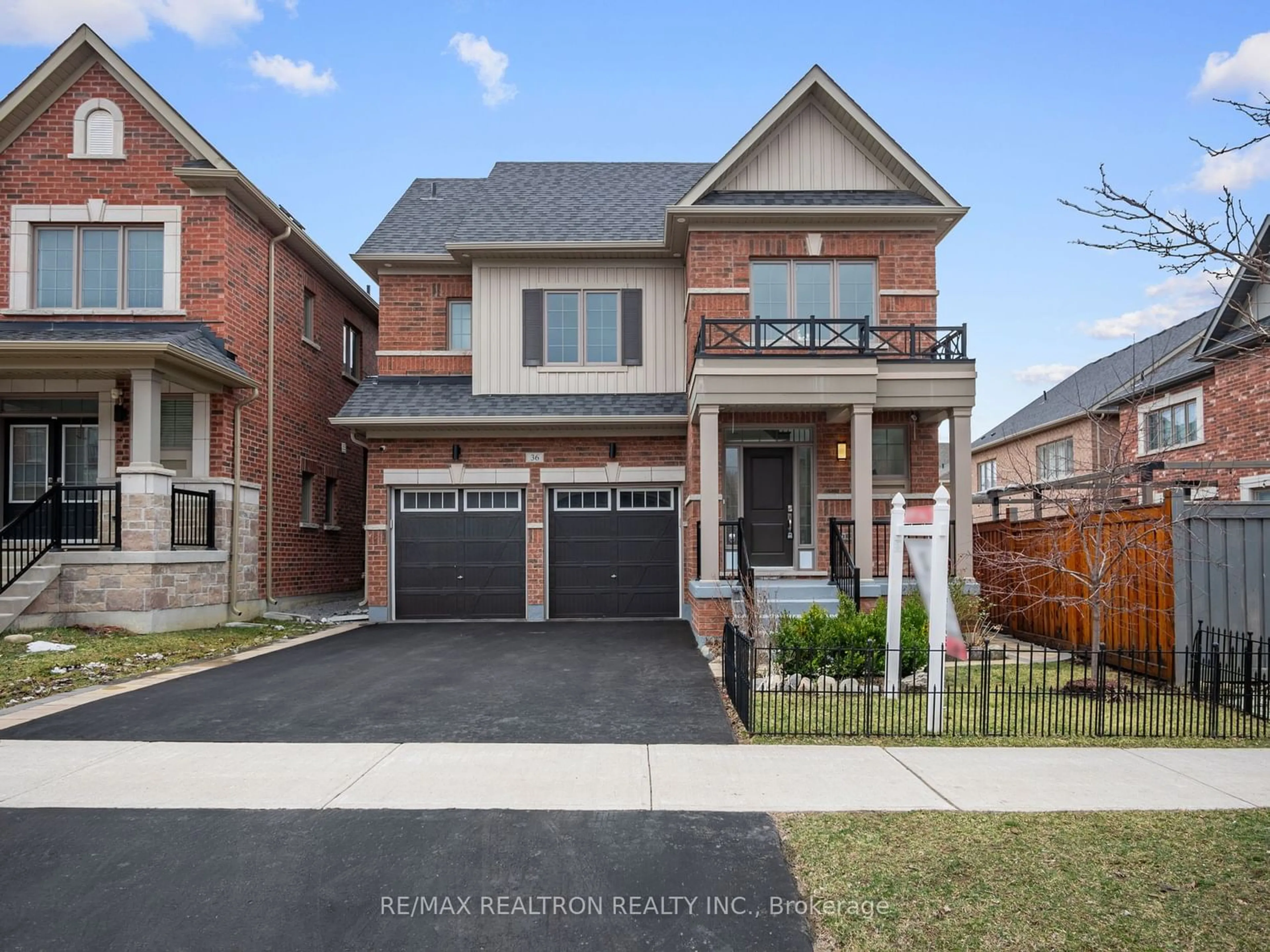 Home with brick exterior material for 36 Snap Dragon Tr, East Gwillimbury Ontario L9N 0S8