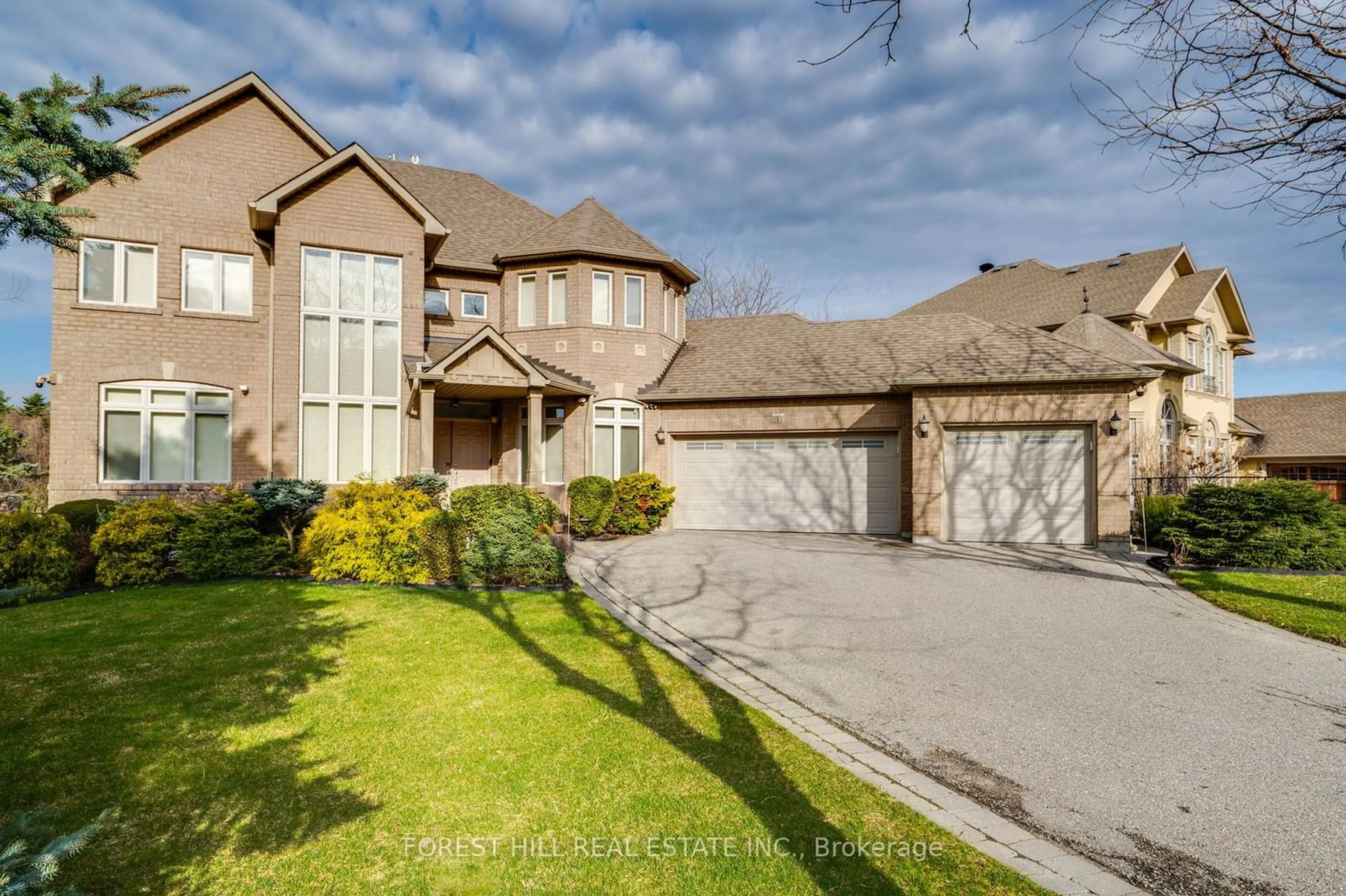 Frontside or backside of a home for 151 Nevada Cres, Vaughan Ontario L6A 2V4