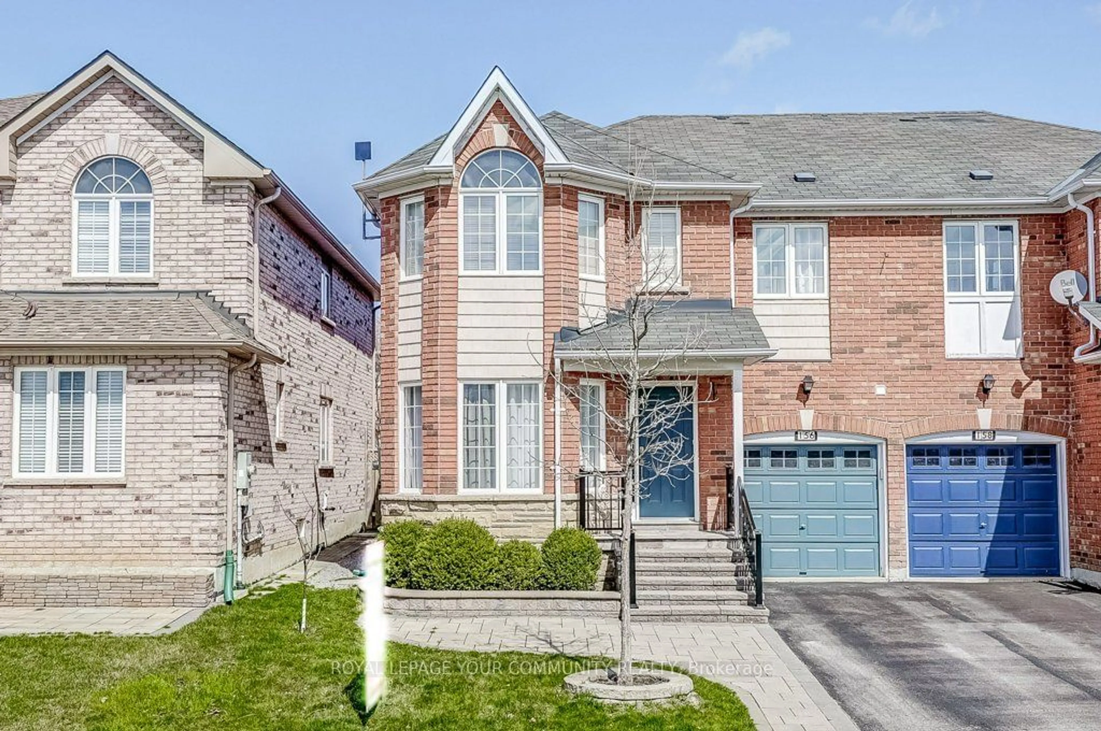 A pic from exterior of the house or condo for 156 Flagstone Way, Newmarket Ontario L3X 2Z7