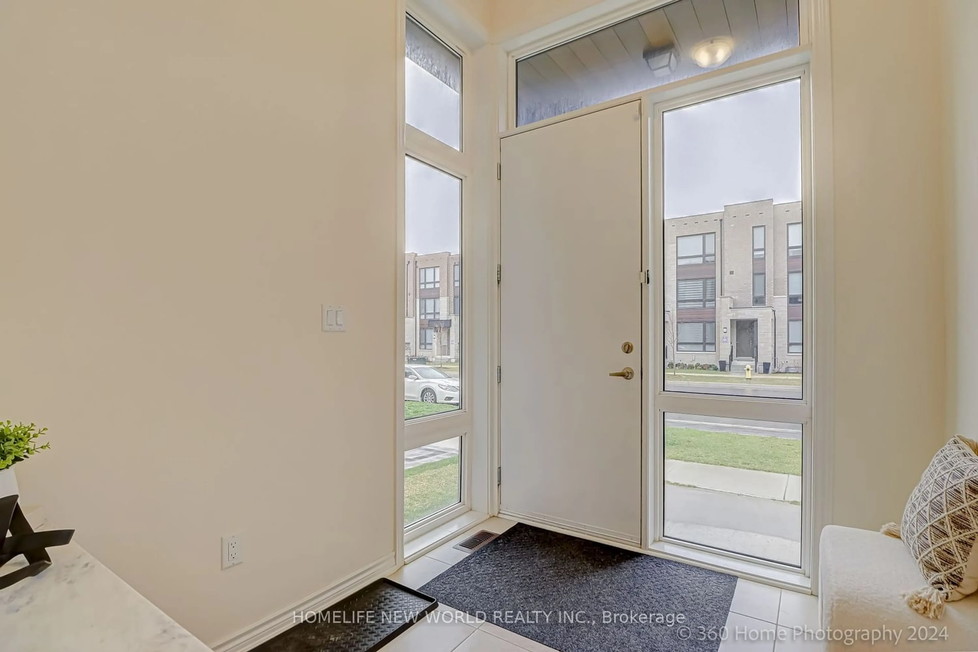 Indoor entryway for 50 Lord Melborne St, Markham Ontario L6C 0Z6