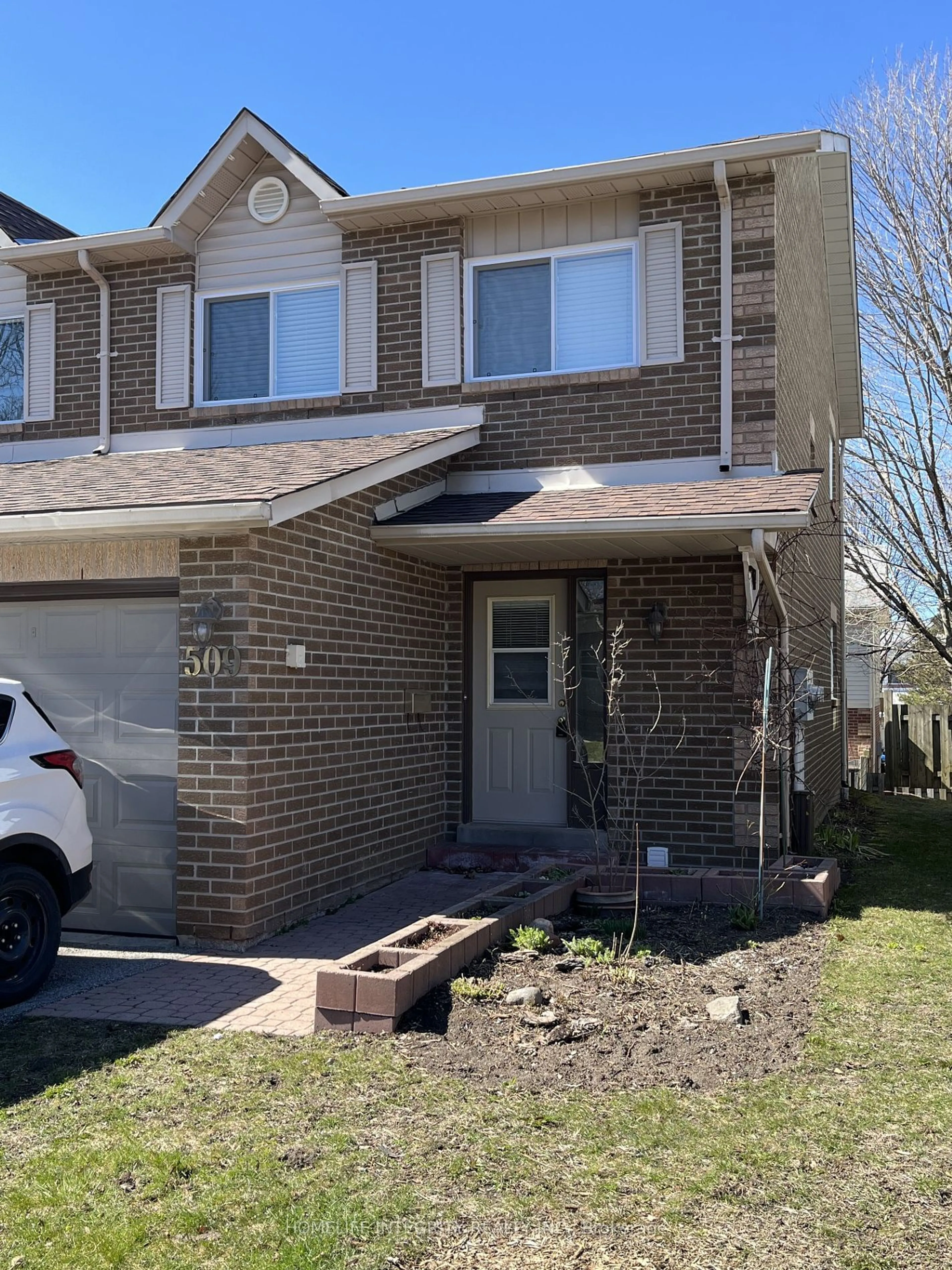 Home with brick exterior material for 509 Jack Giles Circ #22, Newmarket Ontario L3X 1X8