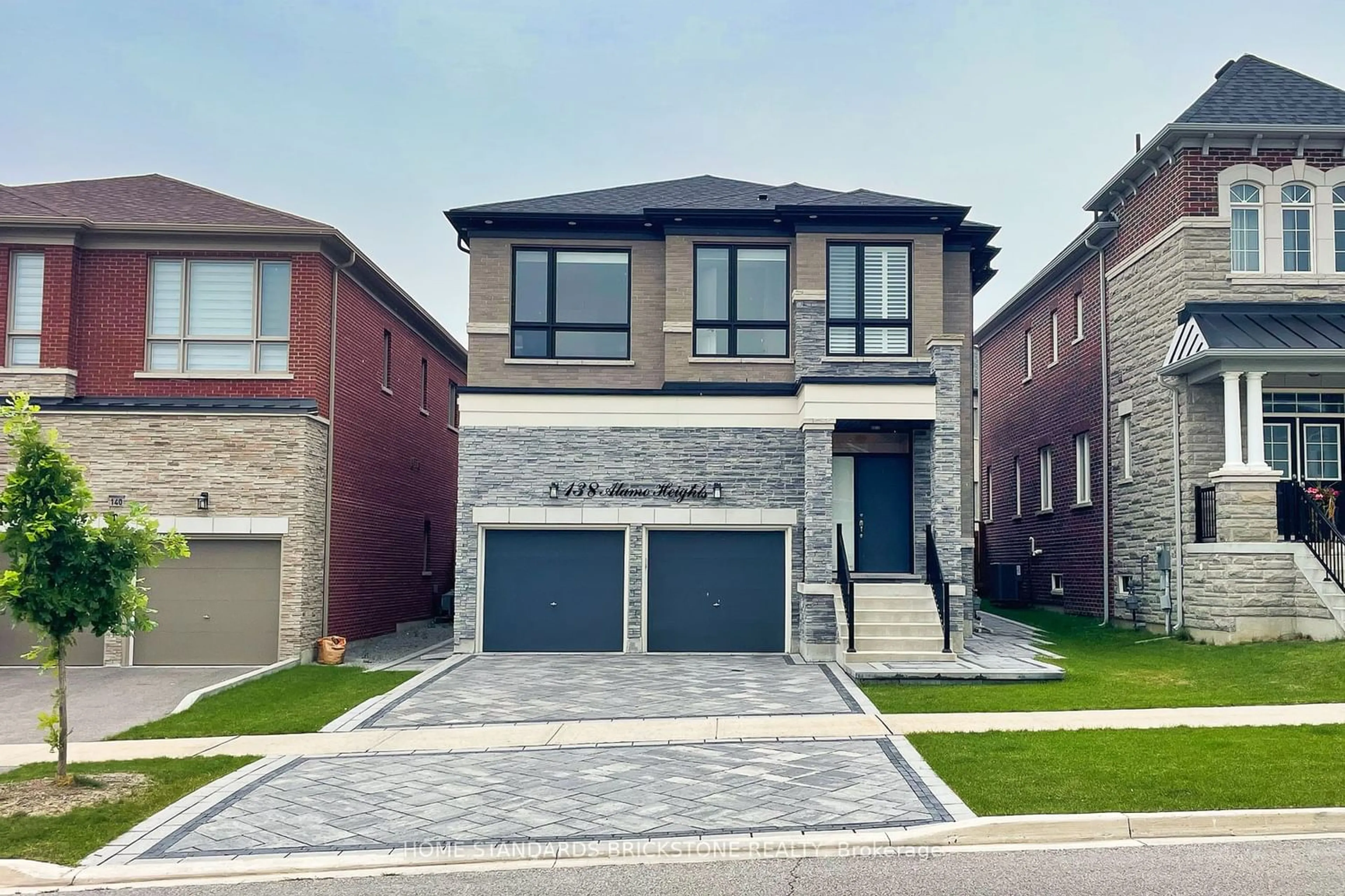 Home with brick exterior material for 138 Alamo Heights Dr, Richmond Hill Ontario L4S 0G7